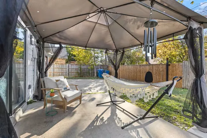 Single Family Residence For Sale in Dallas County , 3925 Bond Street, Rowlett, Texas 75088, 3 Bedrooms, 3 Bathrooms, 2 Garage spaces, 1,748 Sqft, built in 1985, Preowned, Price $349,900, mls#21257214, Real Estate Agent in Rowlett, Homes For Sale in Dallas county, Homes For Sale in Rowlett, Realtor in Rowlett Texas, Real Estate Brokerage Independent Realty Texas, Luminita Cordes Realtor