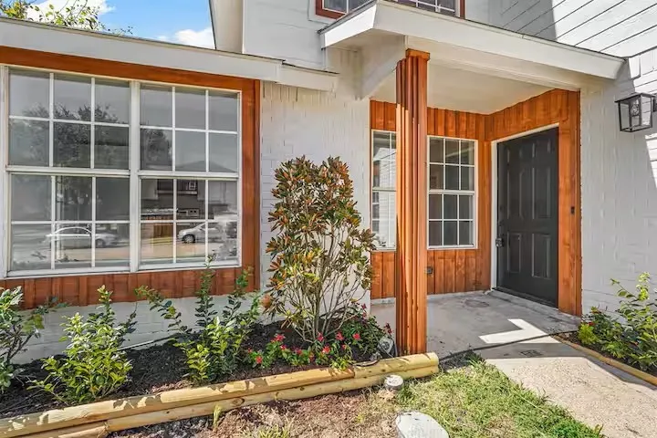 Single Family Residence For Sale in Dallas County , 3925 Bond Street, Rowlett, Texas 75088, 3 Bedrooms, 3 Bathrooms, 2 Garage spaces, 1,748 Sqft, built in 1985, Preowned, Price $349,900, mls#21257214, Real Estate Agent in Rowlett, Homes For Sale in Dallas county, Homes For Sale in Rowlett, Realtor in Rowlett Texas, Real Estate Brokerage Independent Realty Texas, Luminita Cordes Realtor
