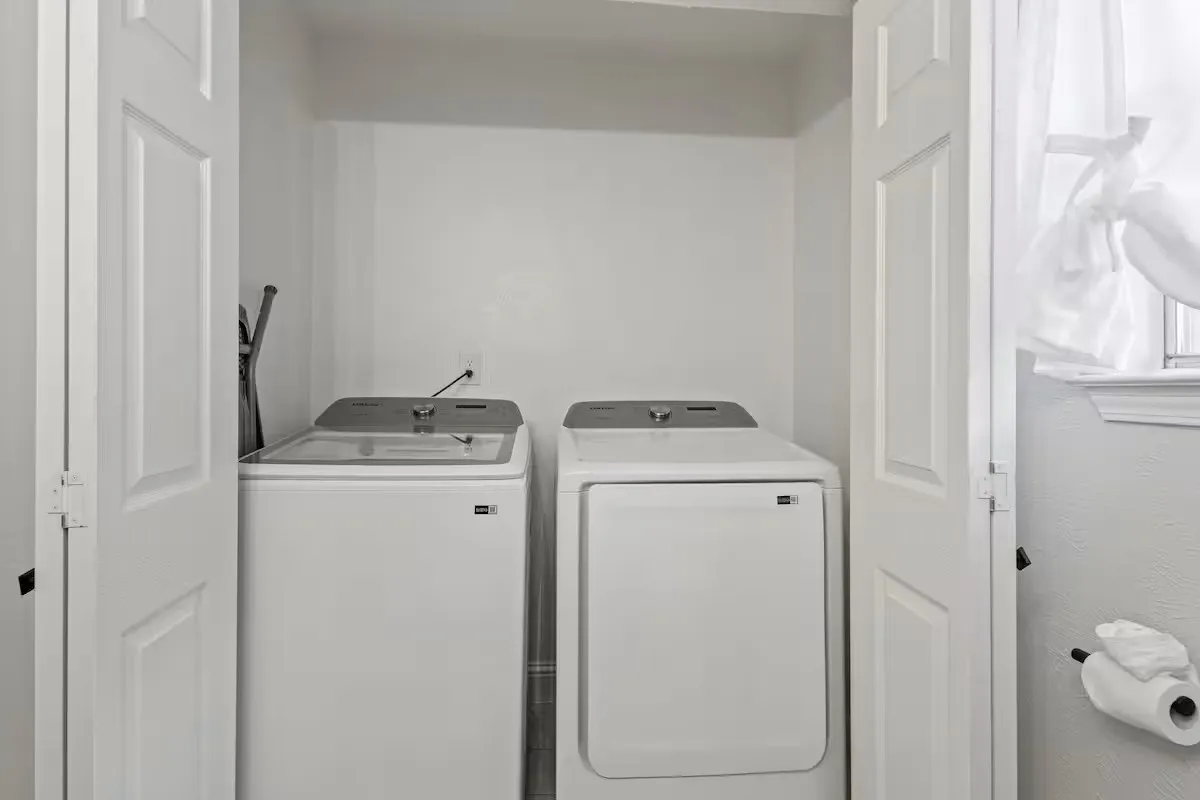 Single Family Residence For Sale in Dallas County , 3925 Bond Street, Rowlett, Texas 75088, 3 Bedrooms, 3 Bathrooms, 2 Garage spaces, 1,748 Sqft, built in 1985, Preowned, Price $349,900, mls#21257214, Real Estate Agent in Rowlett, Homes For Sale in Dallas county, Homes For Sale in Rowlett, Realtor in Rowlett Texas, Real Estate Brokerage Independent Realty Texas, Luminita Cordes Realtor