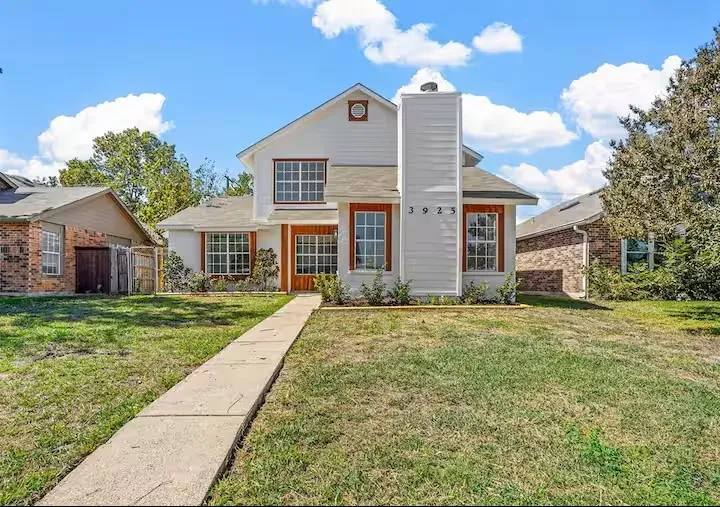 Single Family Residence For Sale in Dallas County , 3925 Bond Street, Rowlett, Texas 75088, 3 Bedrooms, 3 Bathrooms, 2 Garage spaces, 1,748 Sqft, built in 1985, Preowned, Price $349,900, mls#21257214, Real Estate Agent in Rowlett, Homes For Sale in Dallas county, Homes For Sale in Rowlett, Realtor in Rowlett Texas, Real Estate Brokerage Independent Realty Texas, Luminita Cordes Realtor