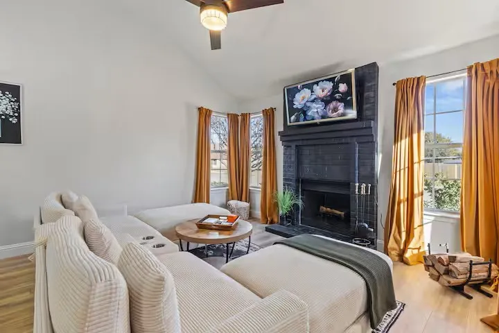Single Family Residence For Sale in Dallas County , 3925 Bond Street, Rowlett, Texas 75088, 3 Bedrooms, 3 Bathrooms, 2 Garage spaces, 1,748 Sqft, built in 1985, Preowned, Price $349,900, mls#21257214, Real Estate Agent in Rowlett, Homes For Sale in Dallas county, Homes For Sale in Rowlett, Realtor in Rowlett Texas, Real Estate Brokerage Independent Realty Texas, Luminita Cordes Realtor