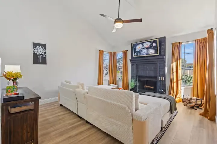 Single Family Residence For Sale in Dallas County , 3925 Bond Street, Rowlett, Texas 75088, 3 Bedrooms, 3 Bathrooms, 2 Garage spaces, 1,748 Sqft, built in 1985, Preowned, Price $349,900, mls#21257214, Real Estate Agent in Rowlett, Homes For Sale in Dallas county, Homes For Sale in Rowlett, Realtor in Rowlett Texas, Real Estate Brokerage Independent Realty Texas, Luminita Cordes Realtor