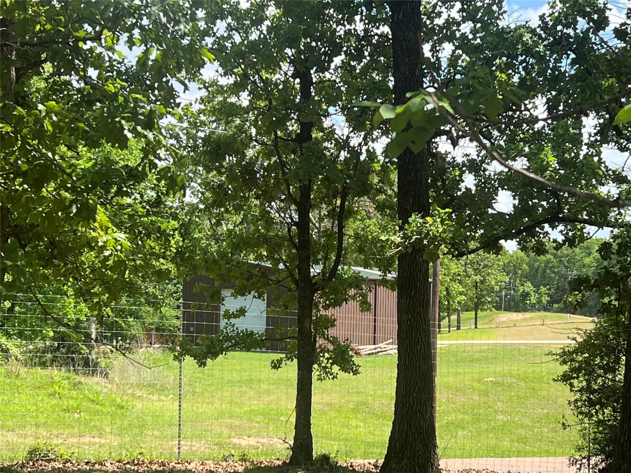 Property is right outside the Pinnacle back gate!