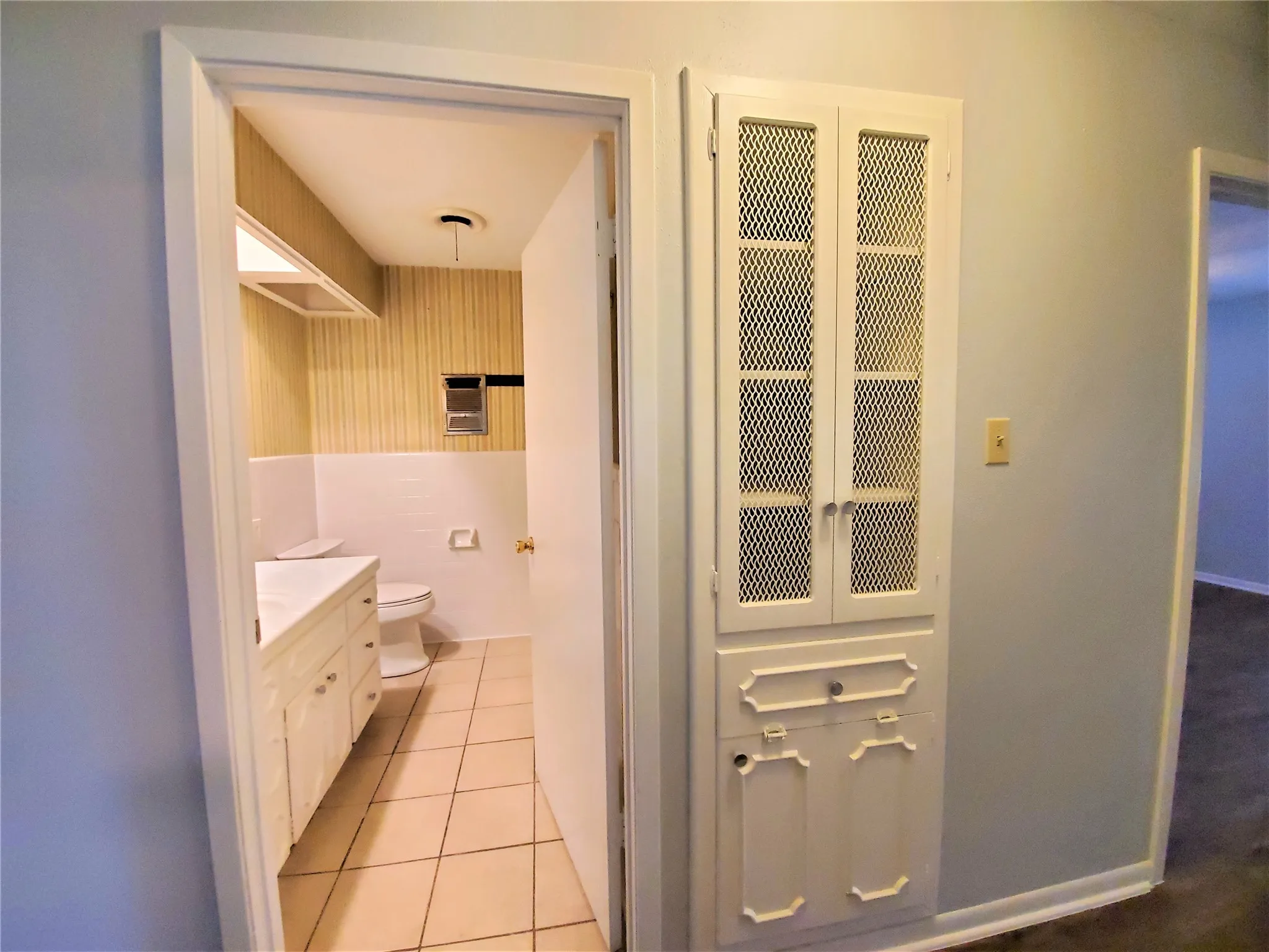Single Family Residence For Rent in Denton County , 1200 Bryn Mawr Place, Denton, Texas 76201, 4 Bedroom, 2 Bathroom, 2 Garage spaces, 1,603 Sqft, built in 1965, Preowned, mls#21257718, Real Estate Agent in Denton, Homes For Rent in Denton county, Homes For Rent in Denton, Realtor in Denton Texas, Real Estate Brokerage Independent Realty Texas, Luminita Cordes Realtor