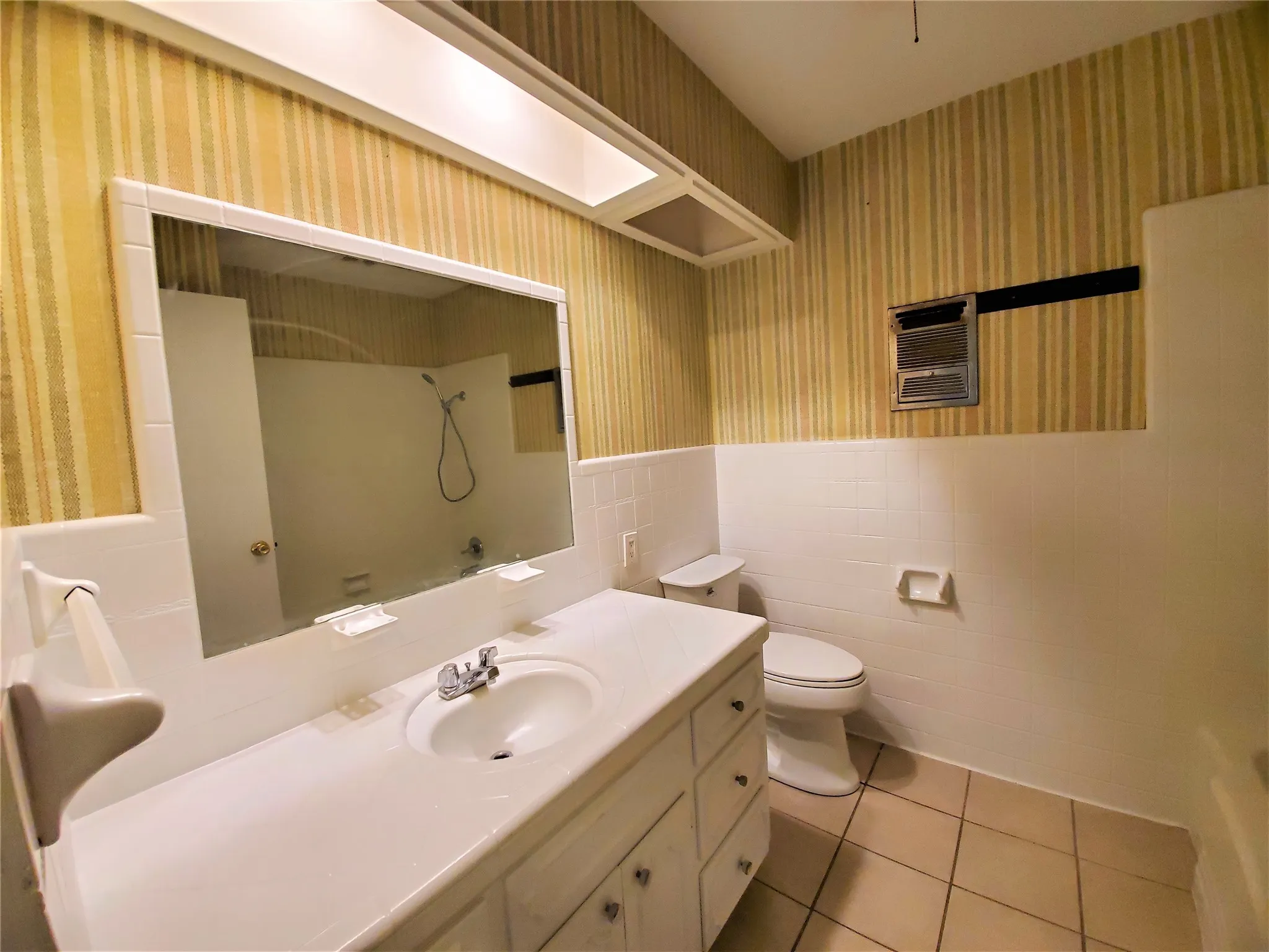 Single Family Residence For Rent in Denton County , 1200 Bryn Mawr Place, Denton, Texas 76201, 4 Bedroom, 2 Bathroom, 2 Garage spaces, 1,603 Sqft, built in 1965, Preowned, mls#21257718, Real Estate Agent in Denton, Homes For Rent in Denton county, Homes For Rent in Denton, Realtor in Denton Texas, Real Estate Brokerage Independent Realty Texas, Luminita Cordes Realtor