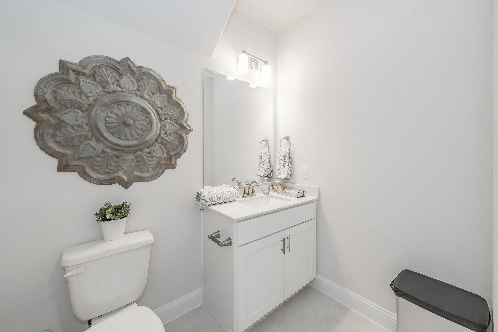 Townhouse For Sale in Tarrant County , 9713 Thorncrown Lane, Fort Worth, Texas 76179, 3 Bedrooms, 3 Bathrooms, 2 Garage spaces, 1,933 Sqft, built in 2022, Preowned, Price $319,000, mls#21257092, Real Estate Agent in Fort Worth, Homes For Sale in Tarrant county, Homes For Sale in Fort Worth, Realtor in Fort Worth Texas, Real Estate Brokerage Independent Realty Texas, Luminita Cordes Realtor