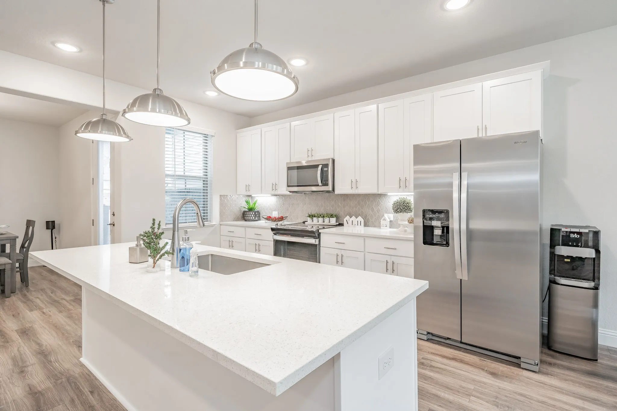 Townhouse For Sale in Tarrant County , 9713 Thorncrown Lane, Fort Worth, Texas 76179, 3 Bedrooms, 3 Bathrooms, 2 Garage spaces, 1,933 Sqft, built in 2022, Preowned, Price $319,000, mls#21257092, Real Estate Agent in Fort Worth, Homes For Sale in Tarrant county, Homes For Sale in Fort Worth, Realtor in Fort Worth Texas, Real Estate Brokerage Independent Realty Texas, Luminita Cordes Realtor