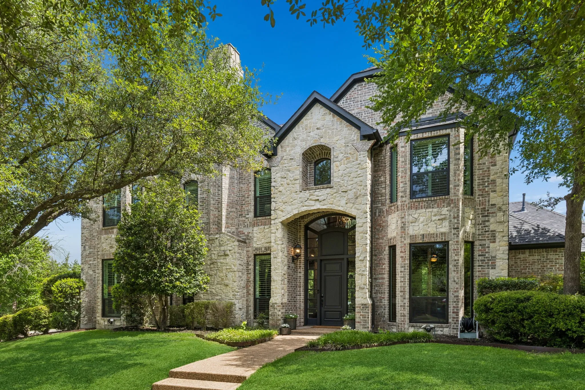 Single Family Residence For Sale in Collin County , 310 Deer Path, Fairview, Texas 75069, 4 Bedroom, 5 Bathroom, 3 Garage spaces, 4,226 Sqft, built in 1994, Preowned, mls#21252356, Real Estate Agent in Fairview, Homes For Sale in Collin county, Homes For Sale in Fairview, Realtor in Fairview Texas, Real Estate Brokerage Independent Realty Texas, Luminita Cordes Realtor