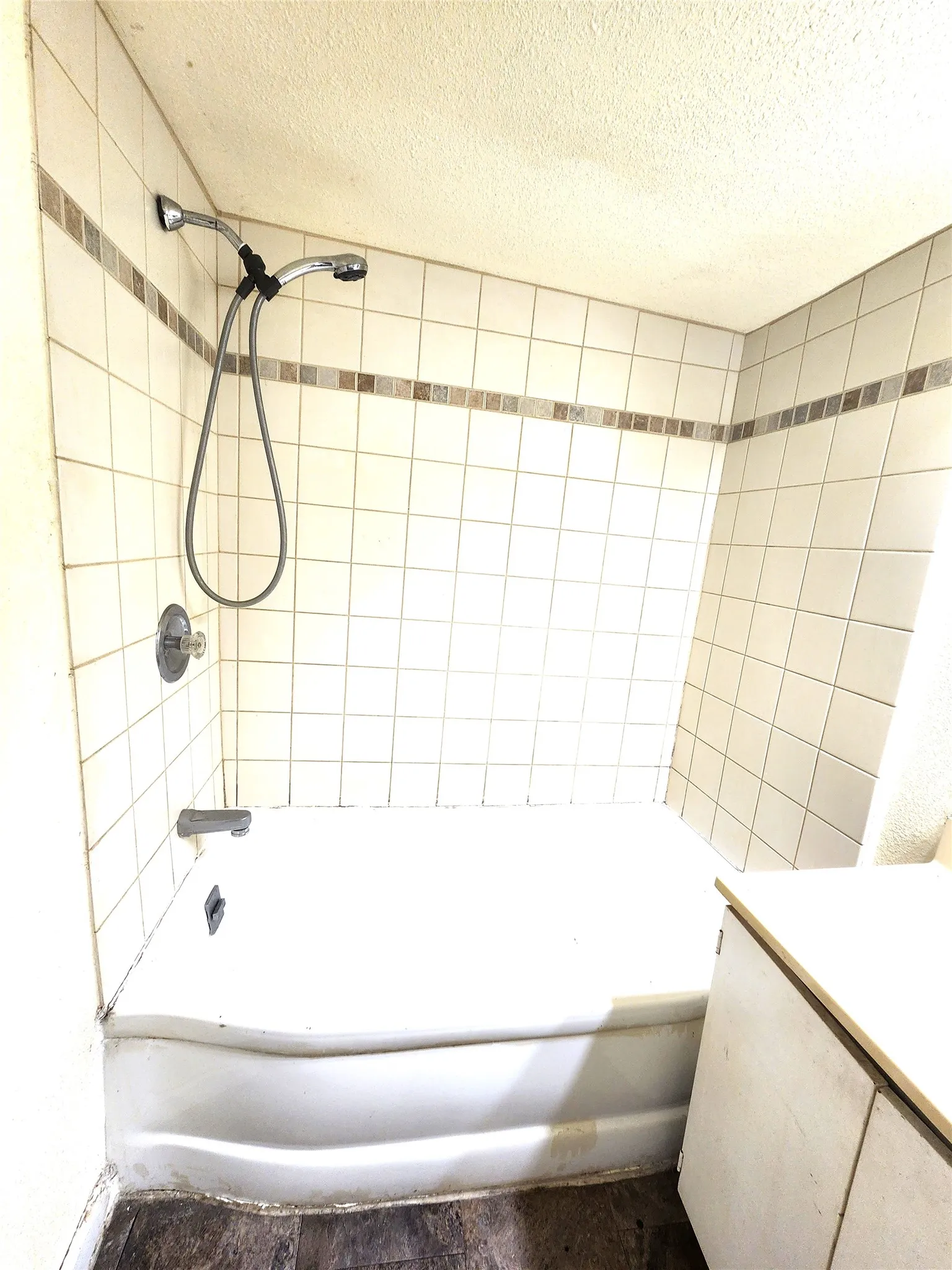 Single Family Residence For Rent in Denton County , 620 Uland Street, Denton, Texas 76209, 2 Bedroom, 1 Bathroom, Garage spaces, 684 Sqft, built in 1955, Preowned, mls#21257755, Real Estate Agent in Denton, Homes For Rent in Denton county, Homes For Rent in Denton, Realtor in Denton Texas, Real Estate Brokerage Independent Realty Texas, Luminita Cordes Realtor