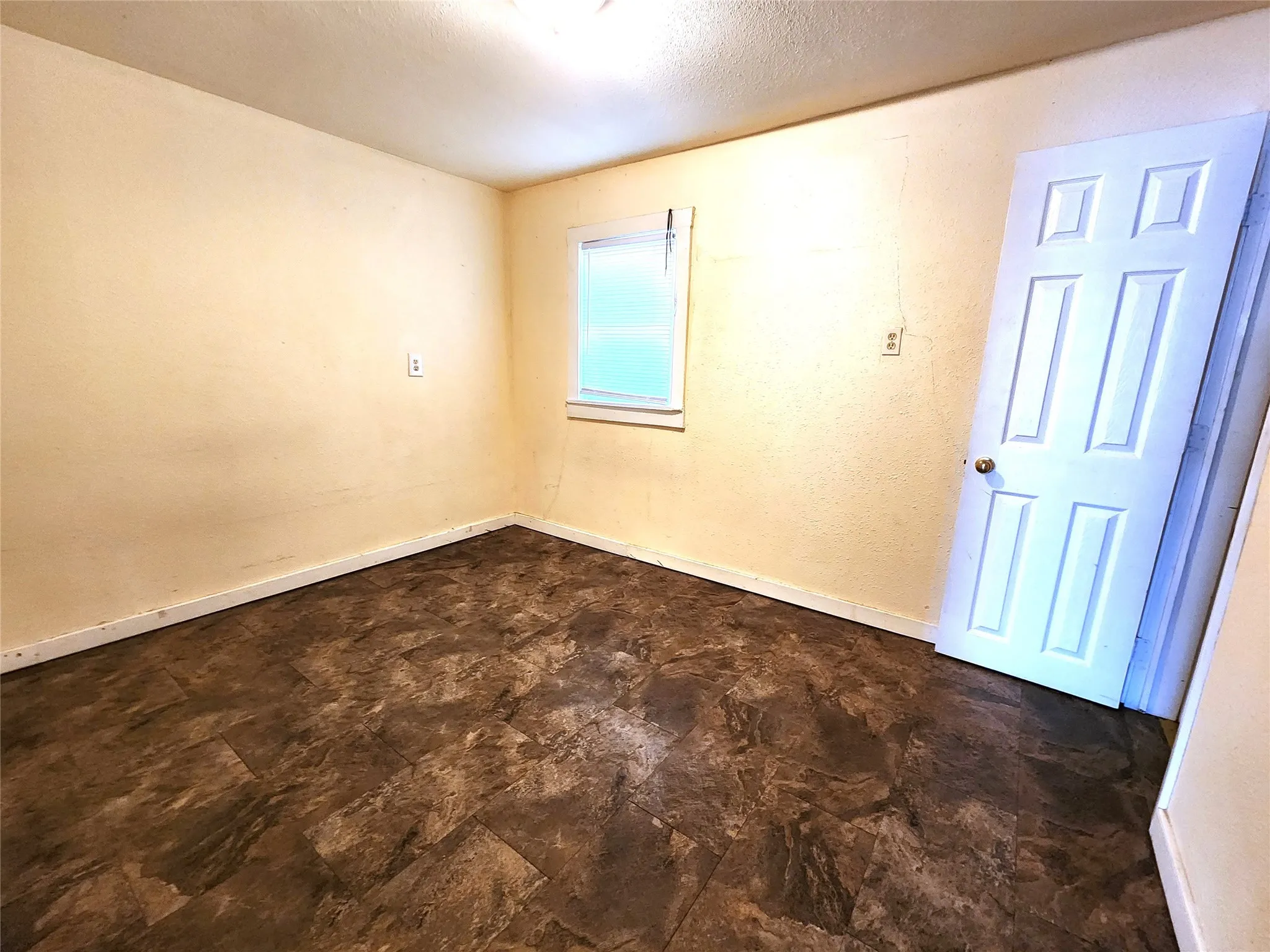 Single Family Residence For Rent in Denton County , 620 Uland Street, Denton, Texas 76209, 2 Bedroom, 1 Bathroom, Garage spaces, 684 Sqft, built in 1955, Preowned, mls#21257755, Real Estate Agent in Denton, Homes For Rent in Denton county, Homes For Rent in Denton, Realtor in Denton Texas, Real Estate Brokerage Independent Realty Texas, Luminita Cordes Realtor