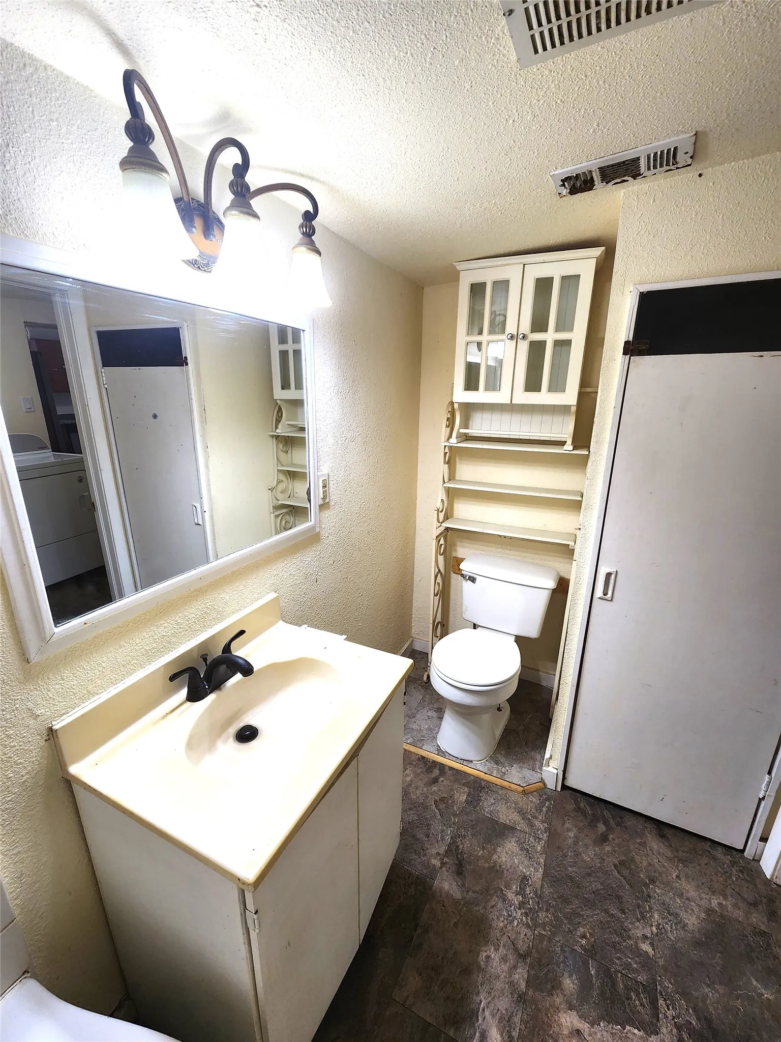 Single Family Residence For Rent in Denton County , 620 Uland Street, Denton, Texas 76209, 2 Bedroom, 1 Bathroom, Garage spaces, 684 Sqft, built in 1955, Preowned, mls#21257755, Real Estate Agent in Denton, Homes For Rent in Denton county, Homes For Rent in Denton, Realtor in Denton Texas, Real Estate Brokerage Independent Realty Texas, Luminita Cordes Realtor