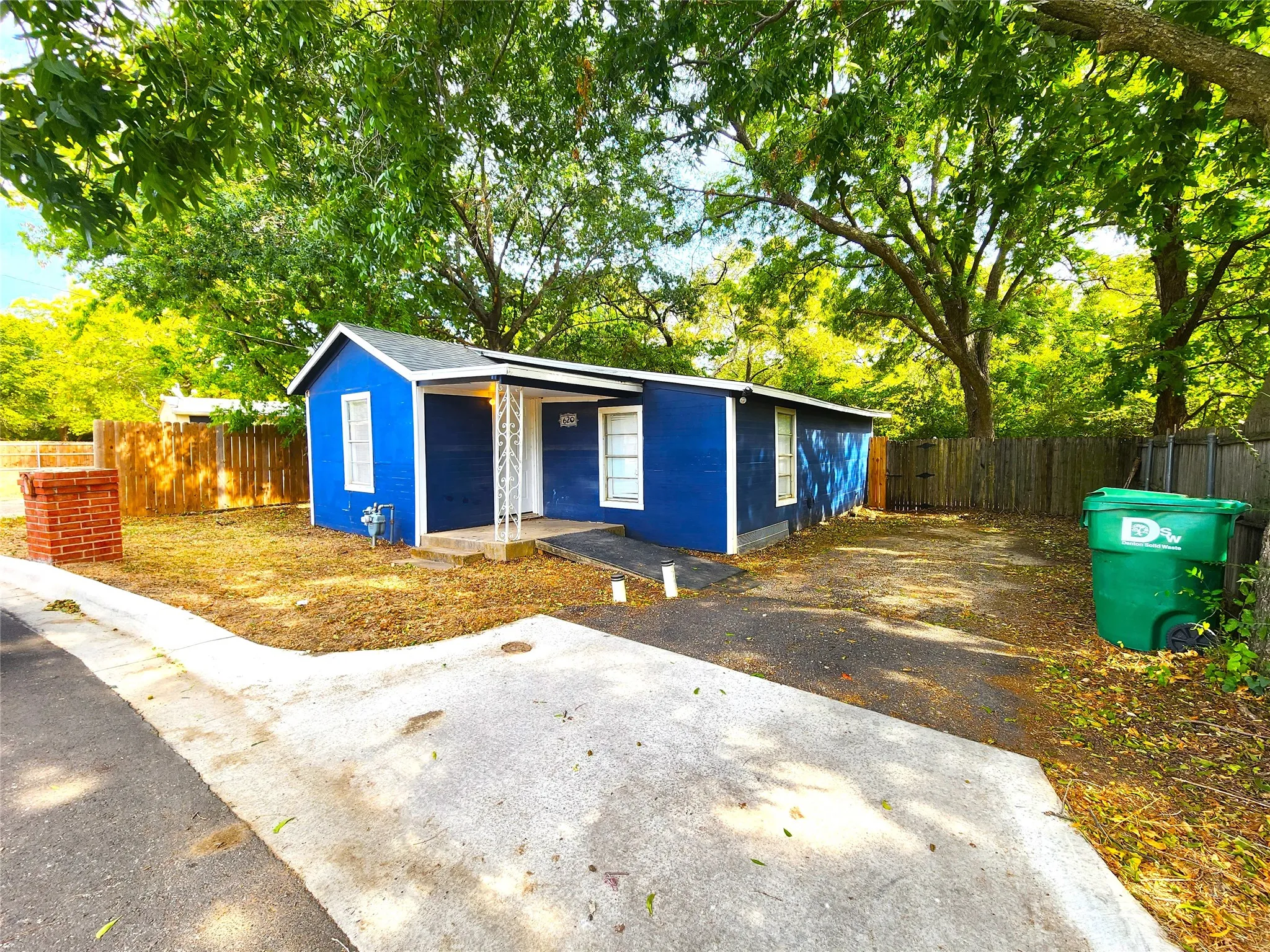 Single Family Residence For Rent in Denton County , 620 Uland Street, Denton, Texas 76209, 2 Bedroom, 1 Bathroom, Garage spaces, 684 Sqft, built in 1955, Preowned, mls#21257755, Real Estate Agent in Denton, Homes For Rent in Denton county, Homes For Rent in Denton, Realtor in Denton Texas, Real Estate Brokerage Independent Realty Texas, Luminita Cordes Realtor
