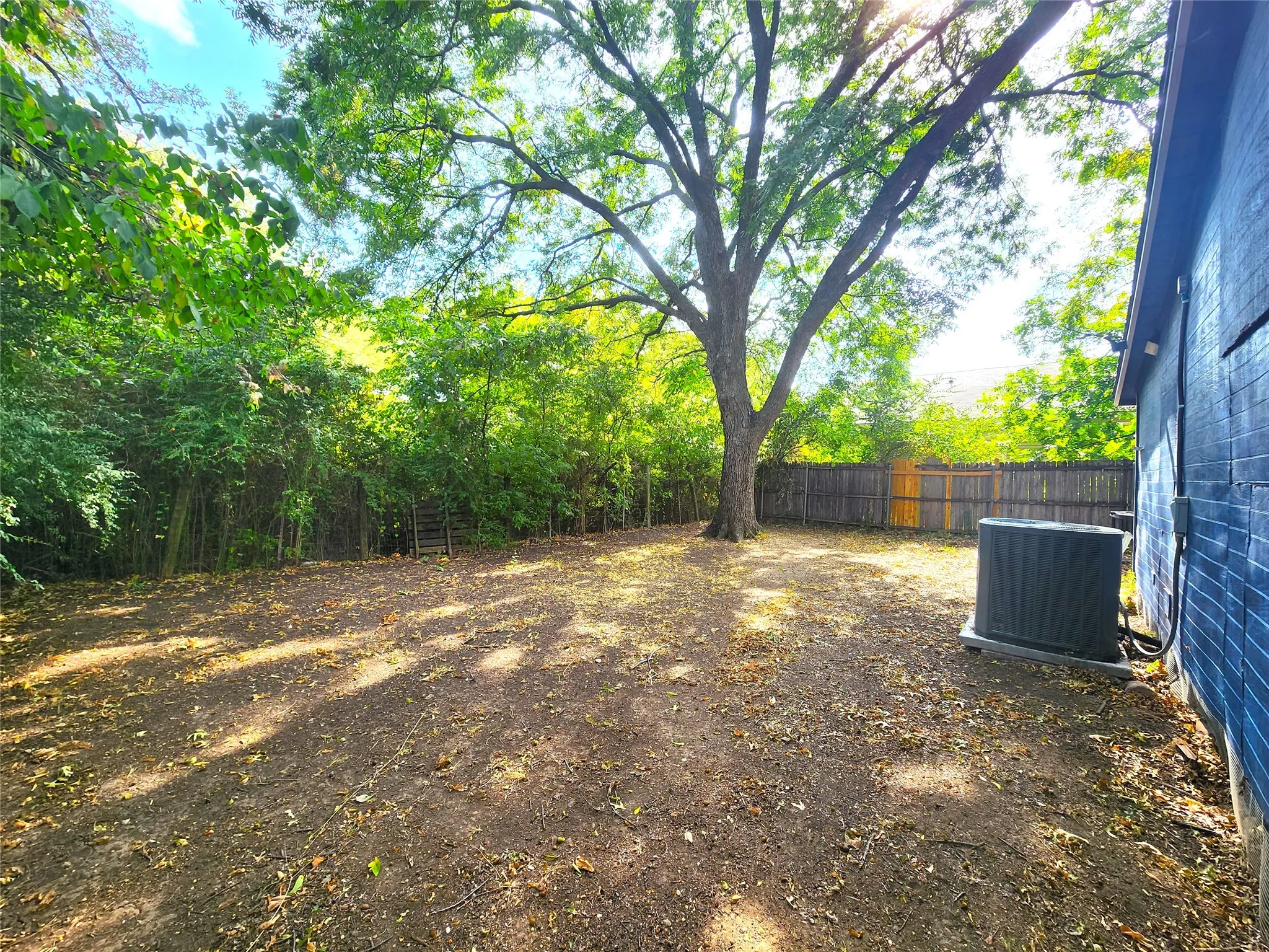 Single Family Residence For Rent in Denton County , 620 Uland Street, Denton, Texas 76209, 2 Bedroom, 1 Bathroom, Garage spaces, 684 Sqft, built in 1955, Preowned, mls#21257755, Real Estate Agent in Denton, Homes For Rent in Denton county, Homes For Rent in Denton, Realtor in Denton Texas, Real Estate Brokerage Independent Realty Texas, Luminita Cordes Realtor