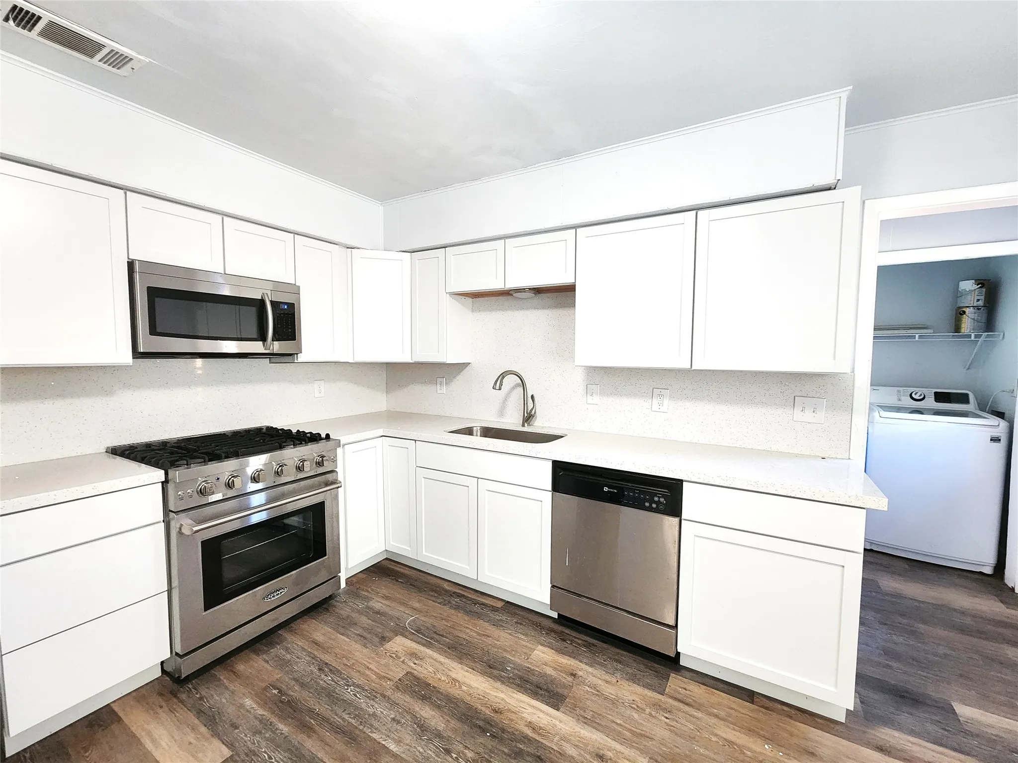 Single Family Residence For Rent in Denton County , 3604 Valley View Road, Denton, Texas 76209, 4 Bedroom, 2 Bathroom, Garage spaces, 1,437 Sqft, built in 1968, Preowned, mls#21257762, Real Estate Agent in Denton, Homes For Rent in Denton county, Homes For Rent in Denton, Realtor in Denton Texas, Real Estate Brokerage Independent Realty Texas, Luminita Cordes Realtor