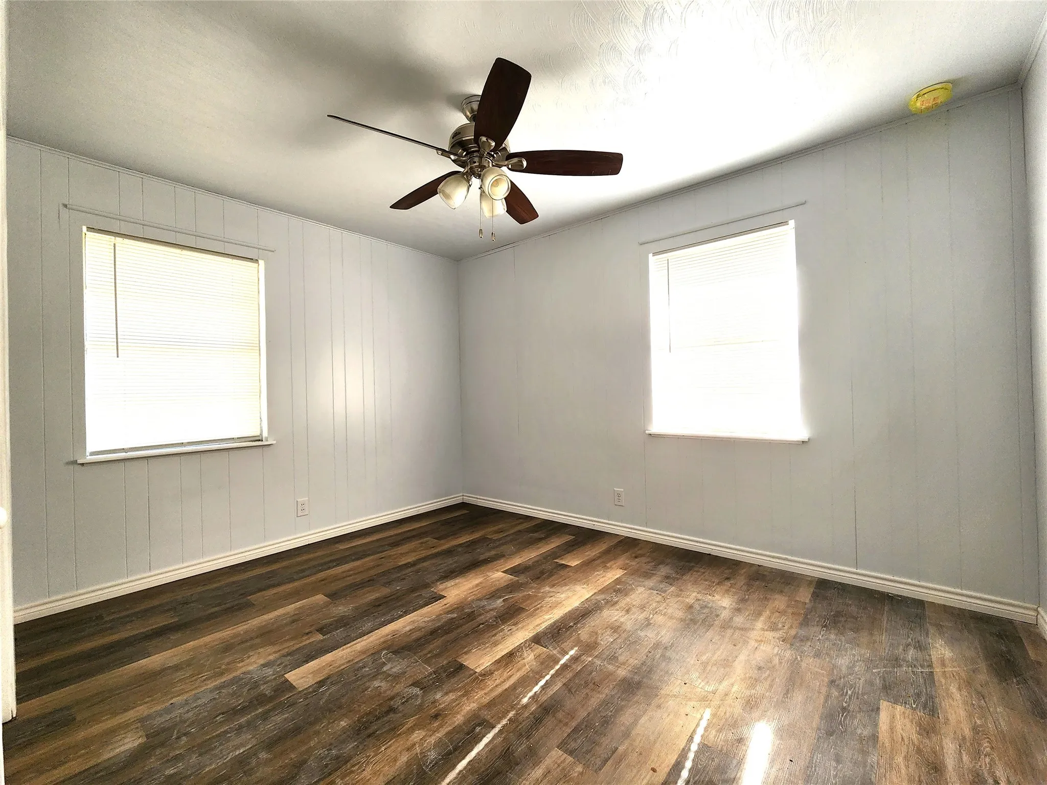 Single Family Residence For Rent in Denton County , 3604 Valley View Road, Denton, Texas 76209, 4 Bedroom, 2 Bathroom, Garage spaces, 1,437 Sqft, built in 1968, Preowned, mls#21257762, Real Estate Agent in Denton, Homes For Rent in Denton county, Homes For Rent in Denton, Realtor in Denton Texas, Real Estate Brokerage Independent Realty Texas, Luminita Cordes Realtor