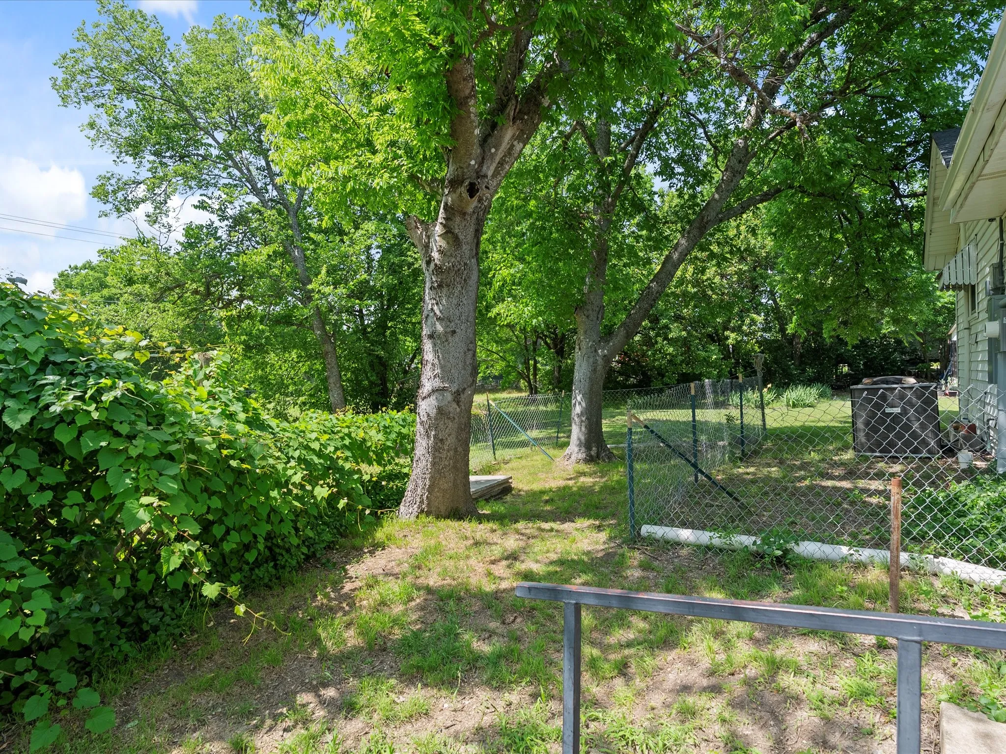Single Family Residence For Sale in Collin County , 312 S Business Highway 78, Blue Ridge, Texas 75424, 3 Bedroom, 2 Bathroom, Garage spaces, 2,148 Sqft, built in 1955, mls#21253108, Real Estate Agent in Blue Ridge, Homes For Sale in Collin county, Homes For Sale in Blue Ridge, Realtor in Blue Ridge Texas, Real Estate Brokerage Independent Realty Texas, Luminita Cordes Realtor