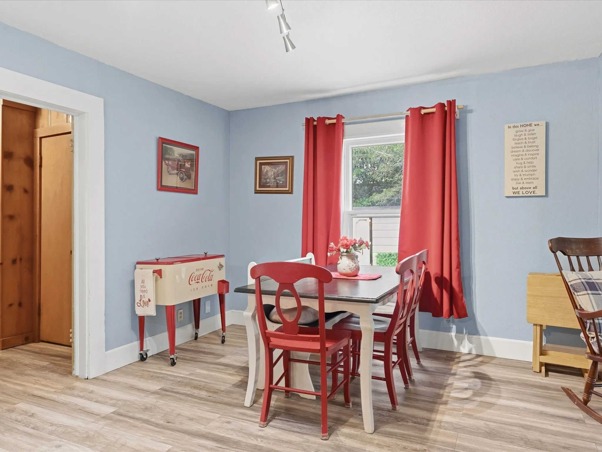 Single Family Residence For Sale in Collin County , 312 S Business Highway 78, Blue Ridge, Texas 75424, 3 Bedroom, 2 Bathroom, Garage spaces, 2,148 Sqft, built in 1955, mls#21253108, Real Estate Agent in Blue Ridge, Homes For Sale in Collin county, Homes For Sale in Blue Ridge, Realtor in Blue Ridge Texas, Real Estate Brokerage Independent Realty Texas, Luminita Cordes Realtor