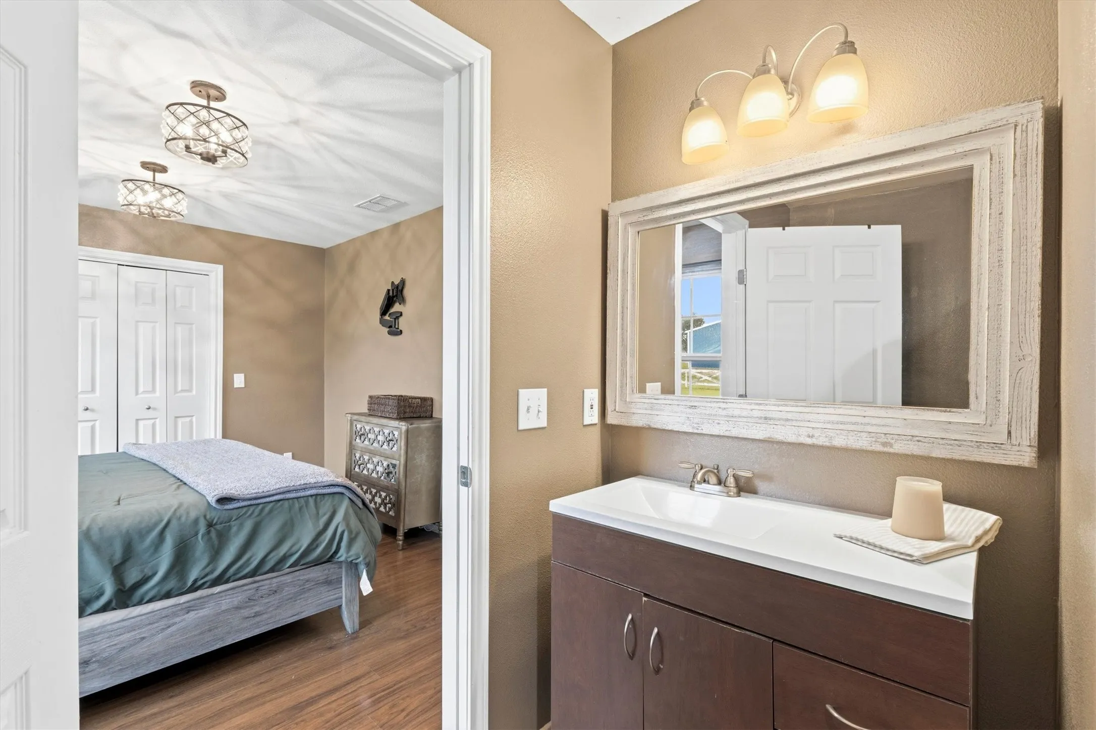Single Family Residence For Sale in Collin County , 5732 Emilia Way, Leonard, Texas 75452, 3 Bedroom, 2 Bathroom, Garage spaces, 1,290 Sqft, built in 2018, mls#21257766, Real Estate Agent in Leonard, Homes For Sale in Collin county, Homes For Sale in Leonard, Realtor in Leonard Texas, Real Estate Brokerage Independent Realty Texas, Luminita Cordes Realtor