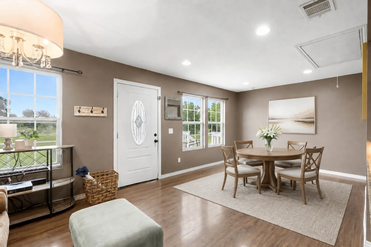 Single Family Residence For Sale in Collin County , 5732 Emilia Way, Leonard, Texas 75452, 3 Bedroom, 2 Bathroom, Garage spaces, 1,290 Sqft, built in 2018, mls#21257766, Real Estate Agent in Leonard, Homes For Sale in Collin county, Homes For Sale in Leonard, Realtor in Leonard Texas, Real Estate Brokerage Independent Realty Texas, Luminita Cordes Realtor