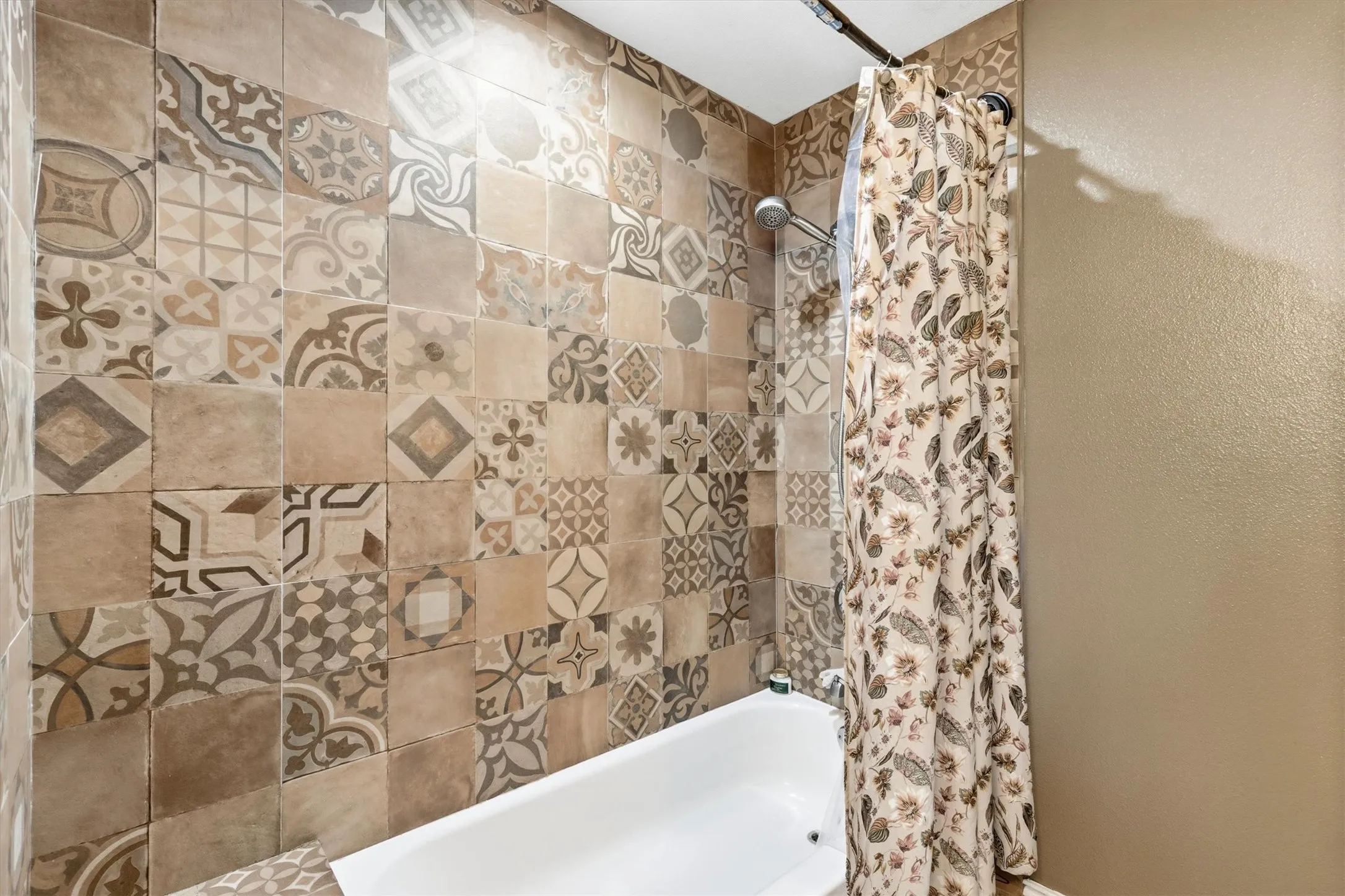 Single Family Residence For Sale in Collin County , 5732 Emilia Way, Leonard, Texas 75452, 3 Bedroom, 2 Bathroom, Garage spaces, 1,290 Sqft, built in 2018, mls#21257766, Real Estate Agent in Leonard, Homes For Sale in Collin county, Homes For Sale in Leonard, Realtor in Leonard Texas, Real Estate Brokerage Independent Realty Texas, Luminita Cordes Realtor