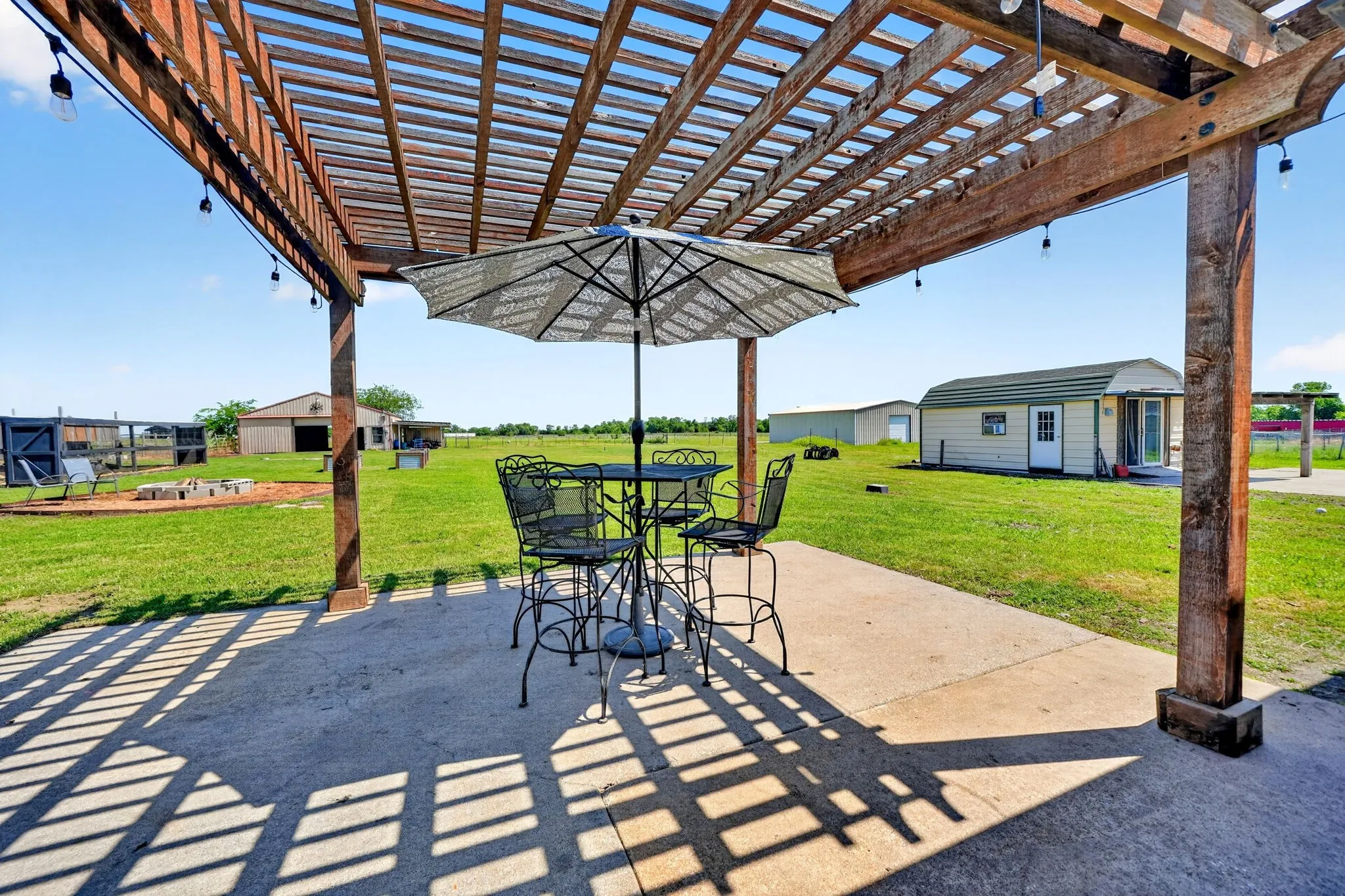 Single Family Residence For Sale in Collin County , 6025 FM 547, Farmersville, Texas 75442, 5 Bedroom, 2 Bathroom, Garage spaces, 2,479 Sqft, built in 1996, mls#21257744, Real Estate Agent in Farmersville, Homes For Sale in Collin county, Homes For Sale in Farmersville, Realtor in Farmersville Texas, Real Estate Brokerage Independent Realty Texas, Luminita Cordes Realtor