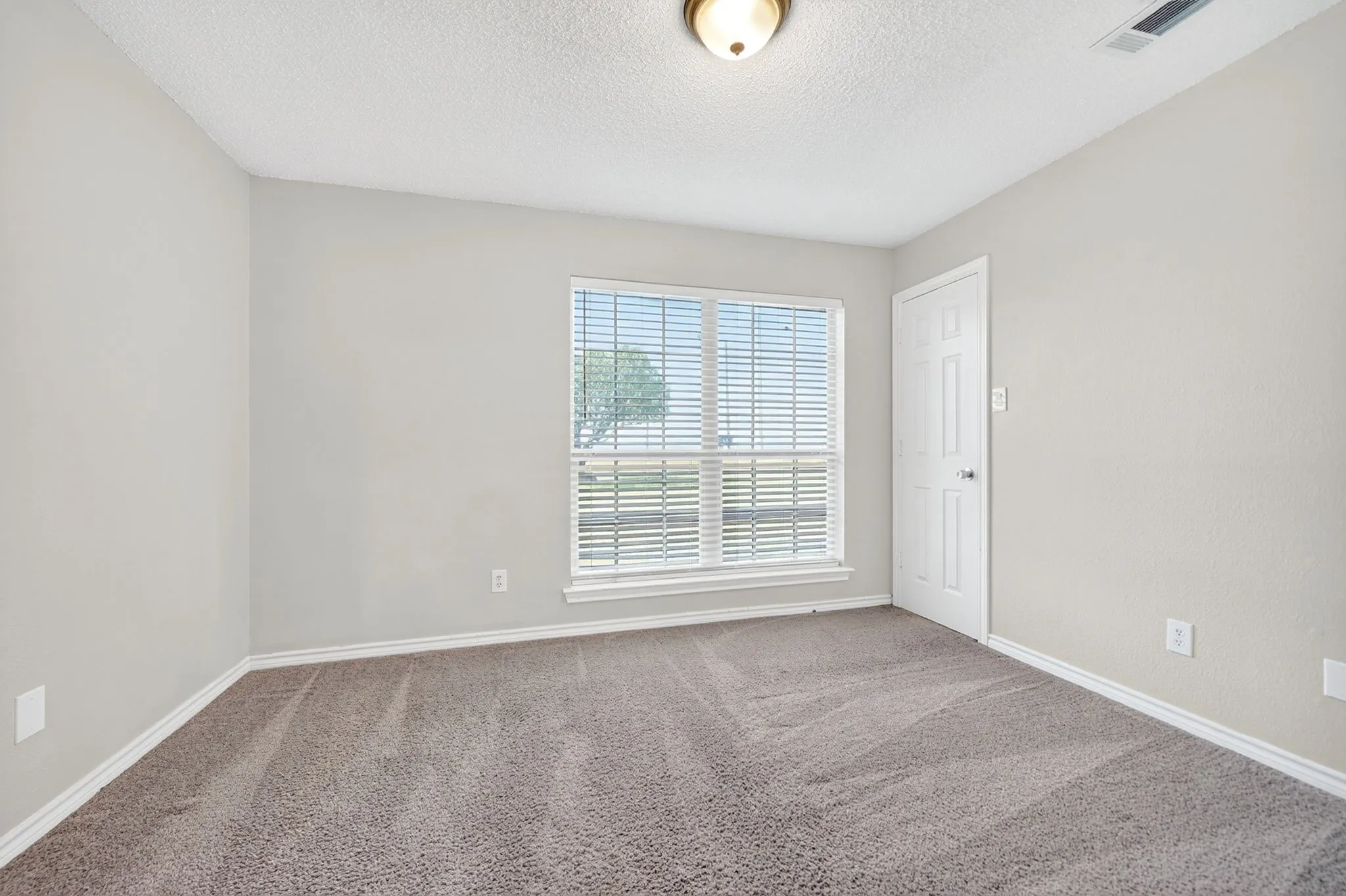 Single Family Residence For Sale in Collin County , 6025 FM 547, Farmersville, Texas 75442, 5 Bedroom, 2 Bathroom, Garage spaces, 2,479 Sqft, built in 1996, mls#21257744, Real Estate Agent in Farmersville, Homes For Sale in Collin county, Homes For Sale in Farmersville, Realtor in Farmersville Texas, Real Estate Brokerage Independent Realty Texas, Luminita Cordes Realtor