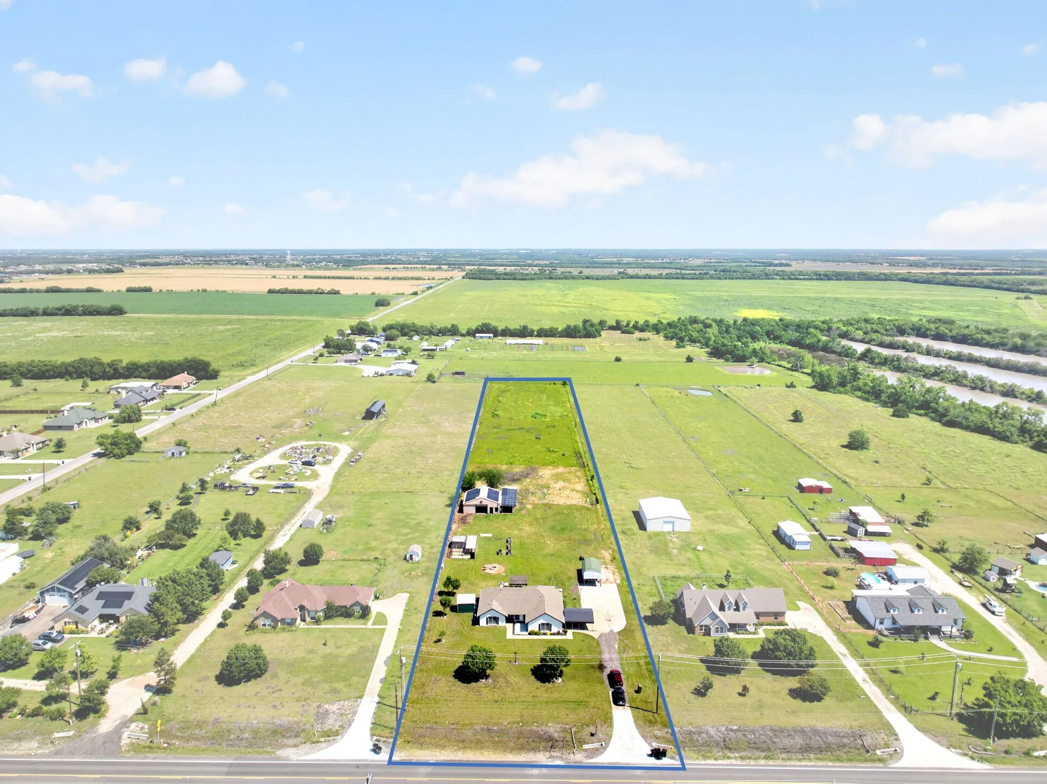 Single Family Residence For Sale in Collin County , 6025 FM 547, Farmersville, Texas 75442, 5 Bedroom, 2 Bathroom, Garage spaces, 2,479 Sqft, built in 1996, mls#21257744, Real Estate Agent in Farmersville, Homes For Sale in Collin county, Homes For Sale in Farmersville, Realtor in Farmersville Texas, Real Estate Brokerage Independent Realty Texas, Luminita Cordes Realtor