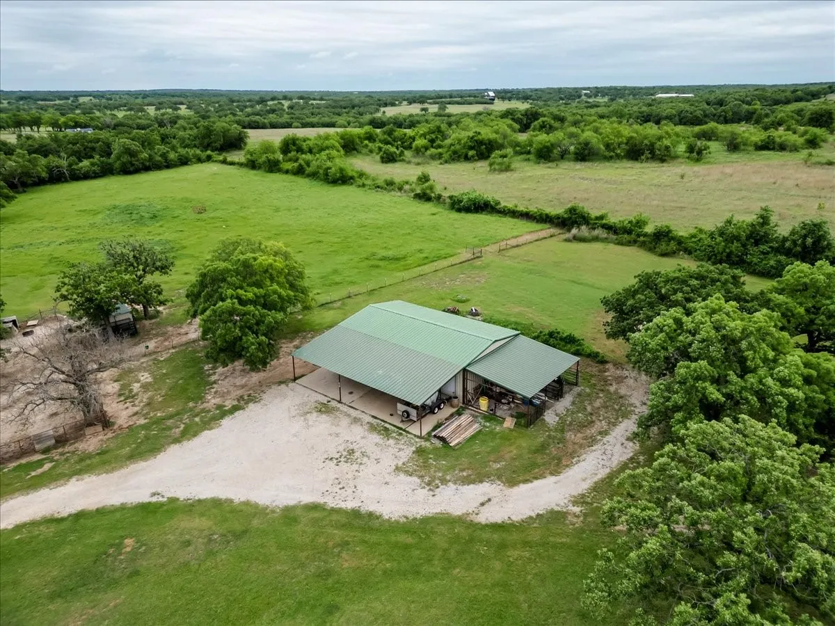 Farm For Sale in Jack County , 318 E Lone Star Road, Poolville, Texas 76487, 5 Bedroom, 5 Bathroom, 3 Garage spaces, 4,469 Sqft, built in 2006, mls#21255112, Real Estate Agent in Poolville, Homes For Sale in Jack county, Homes For Sale in Poolville, Realtor in Poolville Texas, Real Estate Brokerage Independent Realty Texas, Luminita Cordes Realtor