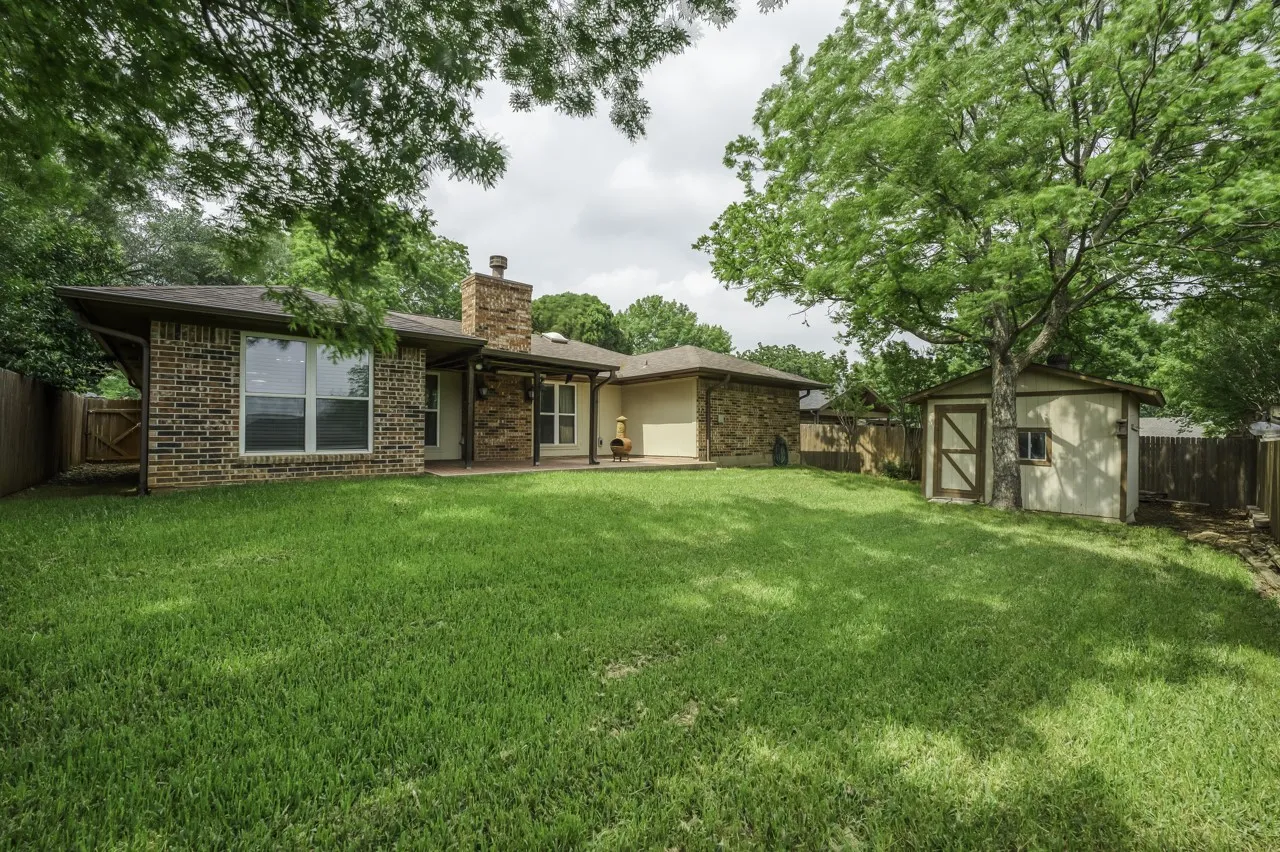 Single Family Residence For Sale in Tarrant County , 740 Montvale Drive, Mansfield, Texas 76063, 3 Bedroom, 2 Bathroom, 2 Garage spaces, 1,784 Sqft, built in 1983, mls#21254961, Real Estate Agent in Mansfield, Homes For Sale in Tarrant county, Homes For Sale in Mansfield, Realtor in Mansfield Texas, Real Estate Brokerage Independent Realty Texas, Luminita Cordes Realtor