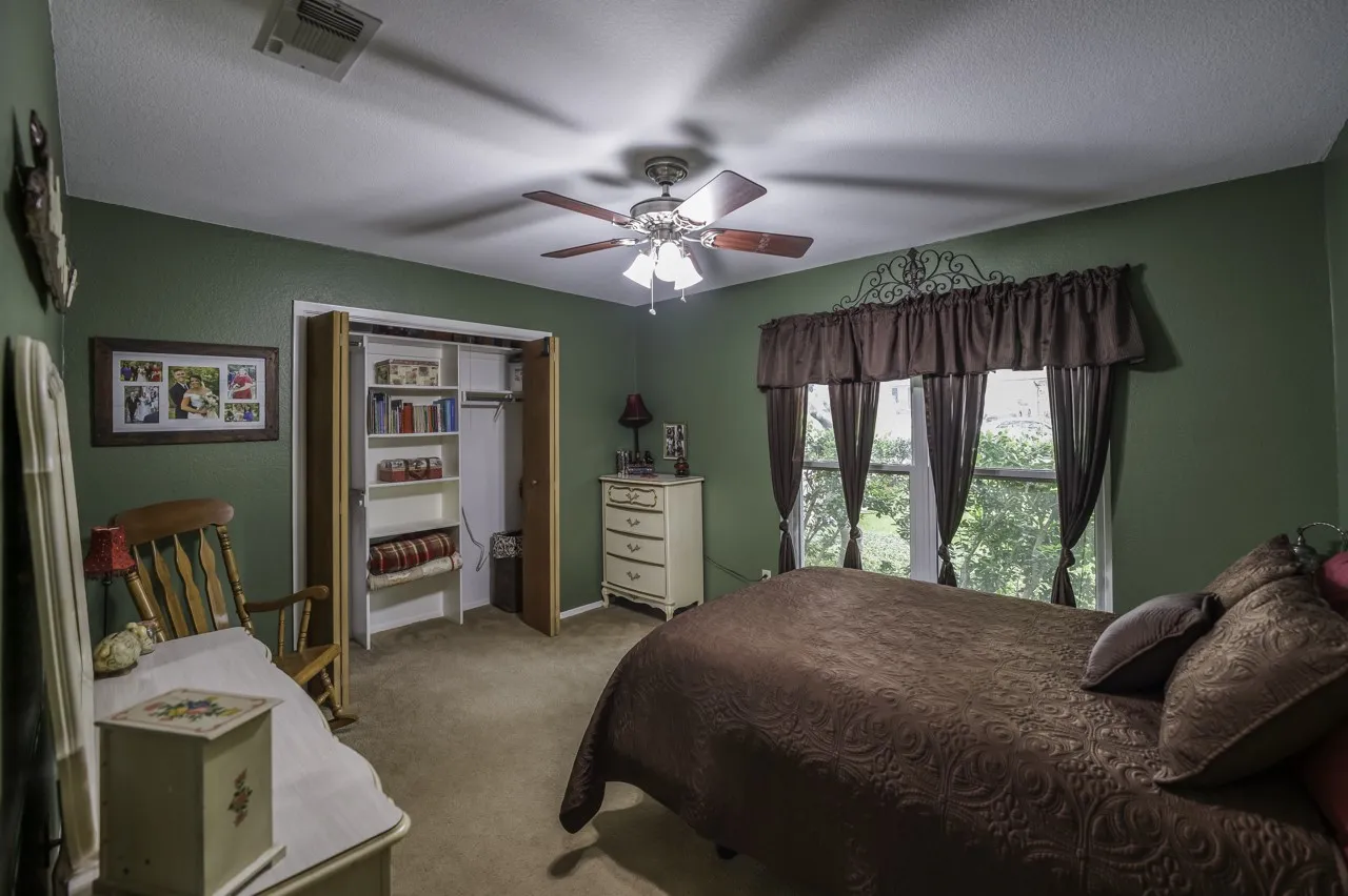 Single Family Residence For Sale in Tarrant County , 740 Montvale Drive, Mansfield, Texas 76063, 3 Bedroom, 2 Bathroom, 2 Garage spaces, 1,784 Sqft, built in 1983, mls#21254961, Real Estate Agent in Mansfield, Homes For Sale in Tarrant county, Homes For Sale in Mansfield, Realtor in Mansfield Texas, Real Estate Brokerage Independent Realty Texas, Luminita Cordes Realtor