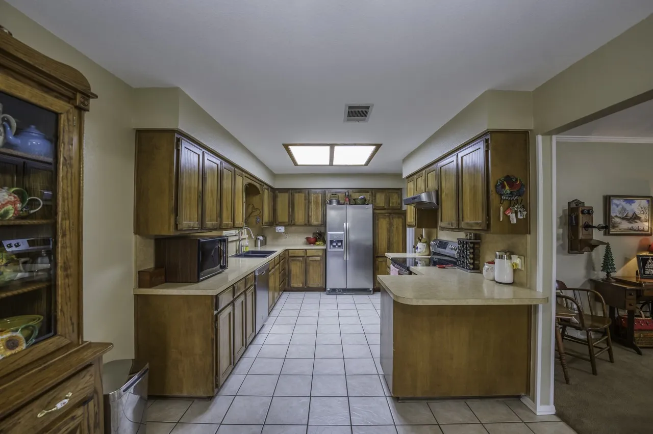 Single Family Residence For Sale in Tarrant County , 740 Montvale Drive, Mansfield, Texas 76063, 3 Bedroom, 2 Bathroom, 2 Garage spaces, 1,784 Sqft, built in 1983, mls#21254961, Real Estate Agent in Mansfield, Homes For Sale in Tarrant county, Homes For Sale in Mansfield, Realtor in Mansfield Texas, Real Estate Brokerage Independent Realty Texas, Luminita Cordes Realtor
