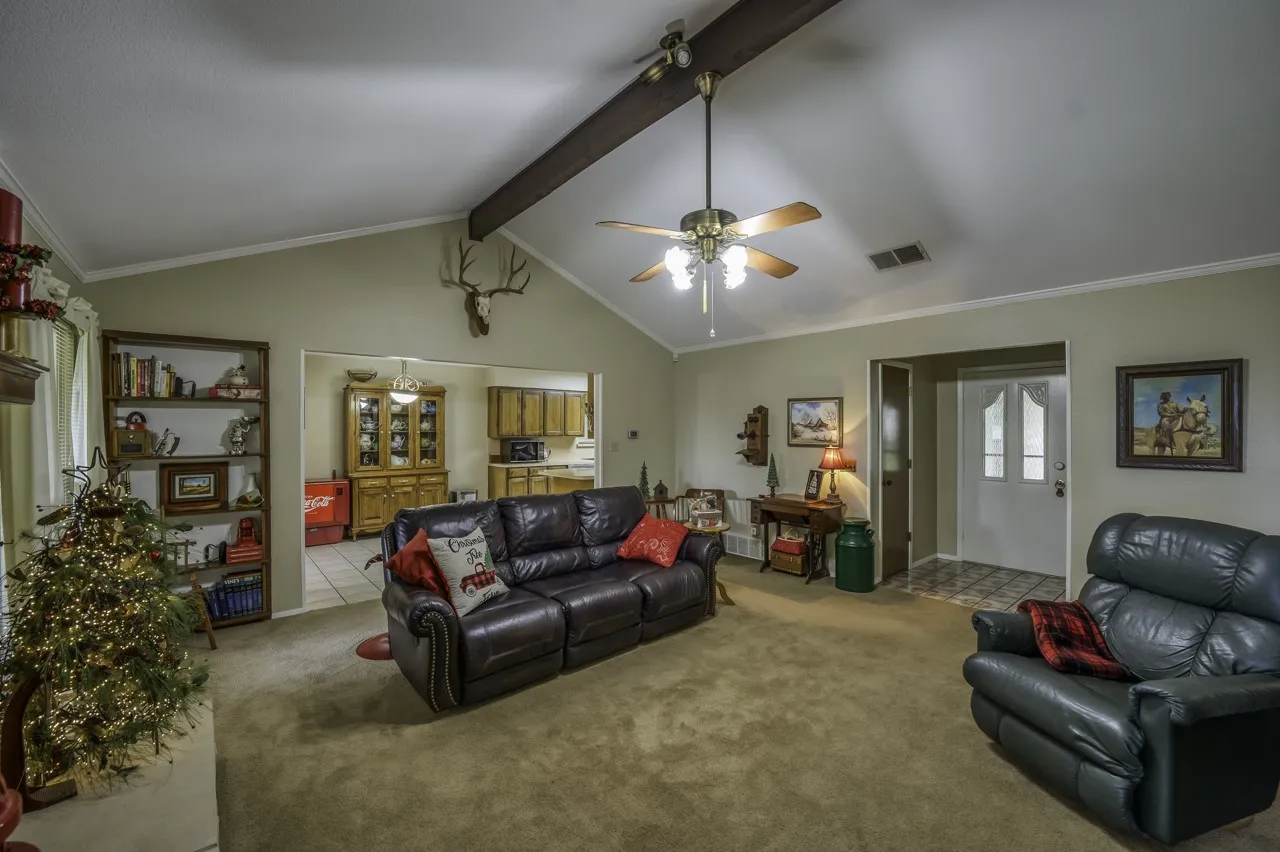Single Family Residence For Sale in Tarrant County , 740 Montvale Drive, Mansfield, Texas 76063, 3 Bedroom, 2 Bathroom, 2 Garage spaces, 1,784 Sqft, built in 1983, mls#21254961, Real Estate Agent in Mansfield, Homes For Sale in Tarrant county, Homes For Sale in Mansfield, Realtor in Mansfield Texas, Real Estate Brokerage Independent Realty Texas, Luminita Cordes Realtor