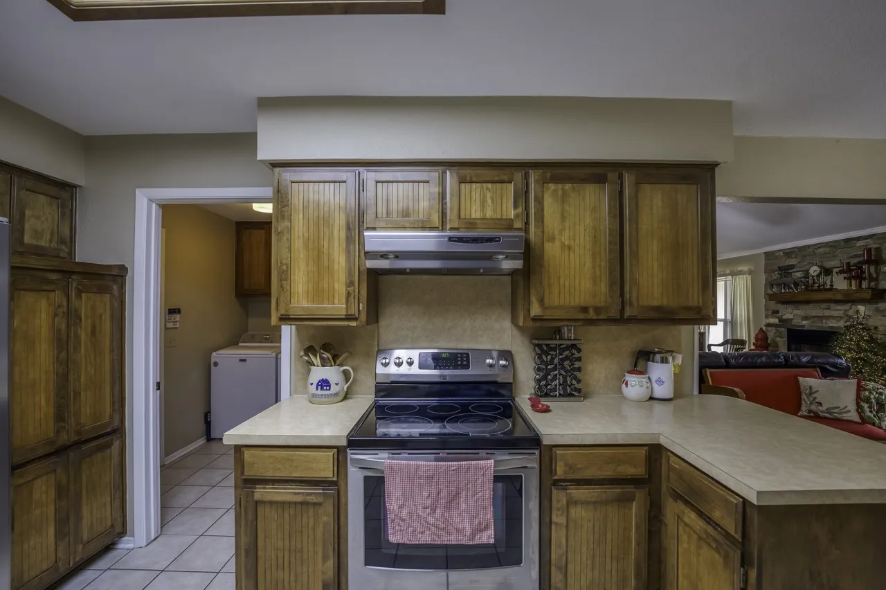 Single Family Residence For Sale in Tarrant County , 740 Montvale Drive, Mansfield, Texas 76063, 3 Bedroom, 2 Bathroom, 2 Garage spaces, 1,784 Sqft, built in 1983, mls#21254961, Real Estate Agent in Mansfield, Homes For Sale in Tarrant county, Homes For Sale in Mansfield, Realtor in Mansfield Texas, Real Estate Brokerage Independent Realty Texas, Luminita Cordes Realtor
