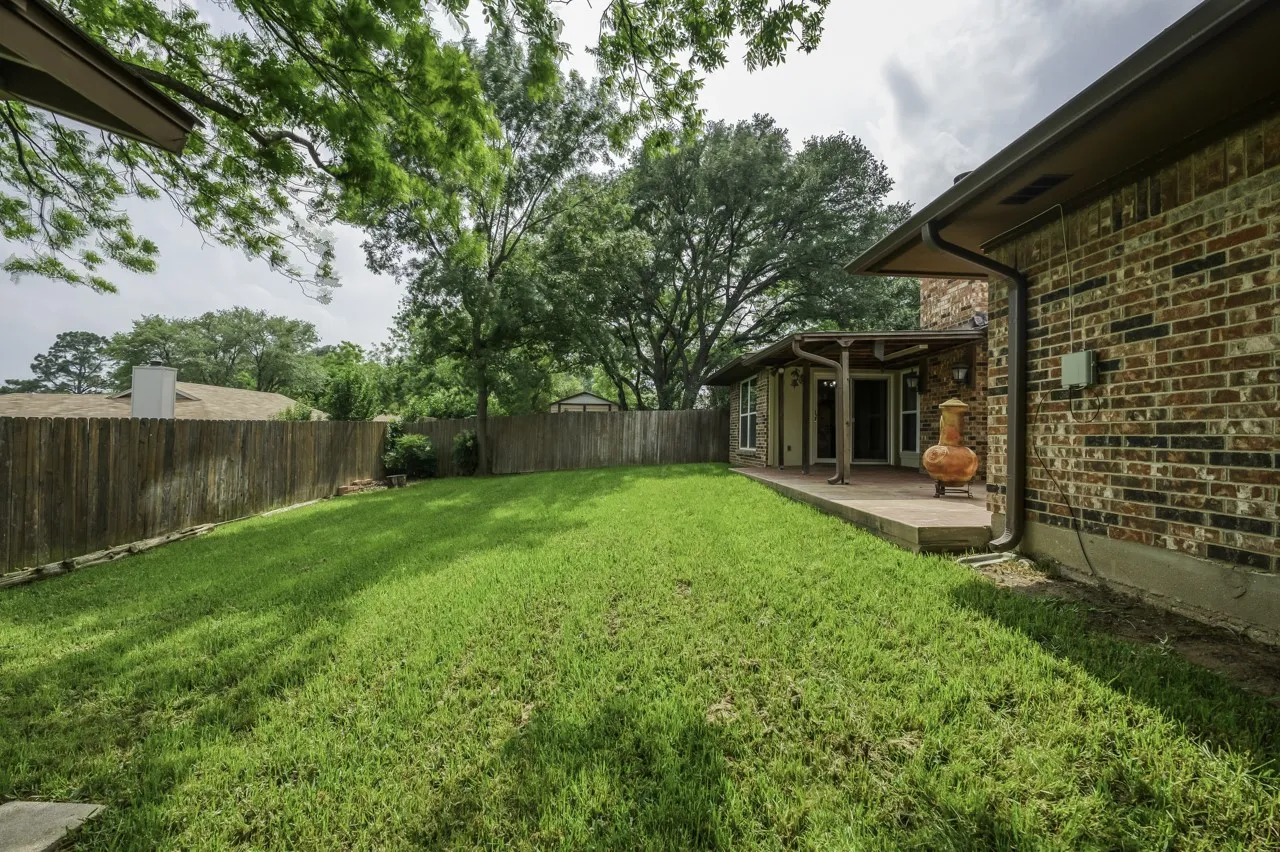 Single Family Residence For Sale in Tarrant County , 740 Montvale Drive, Mansfield, Texas 76063, 3 Bedroom, 2 Bathroom, 2 Garage spaces, 1,784 Sqft, built in 1983, mls#21254961, Real Estate Agent in Mansfield, Homes For Sale in Tarrant county, Homes For Sale in Mansfield, Realtor in Mansfield Texas, Real Estate Brokerage Independent Realty Texas, Luminita Cordes Realtor