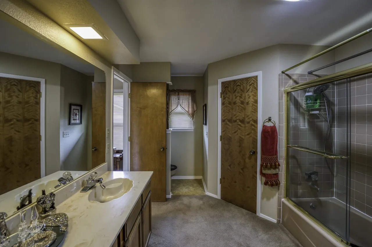Single Family Residence For Sale in Tarrant County , 740 Montvale Drive, Mansfield, Texas 76063, 3 Bedroom, 2 Bathroom, 2 Garage spaces, 1,784 Sqft, built in 1983, mls#21254961, Real Estate Agent in Mansfield, Homes For Sale in Tarrant county, Homes For Sale in Mansfield, Realtor in Mansfield Texas, Real Estate Brokerage Independent Realty Texas, Luminita Cordes Realtor