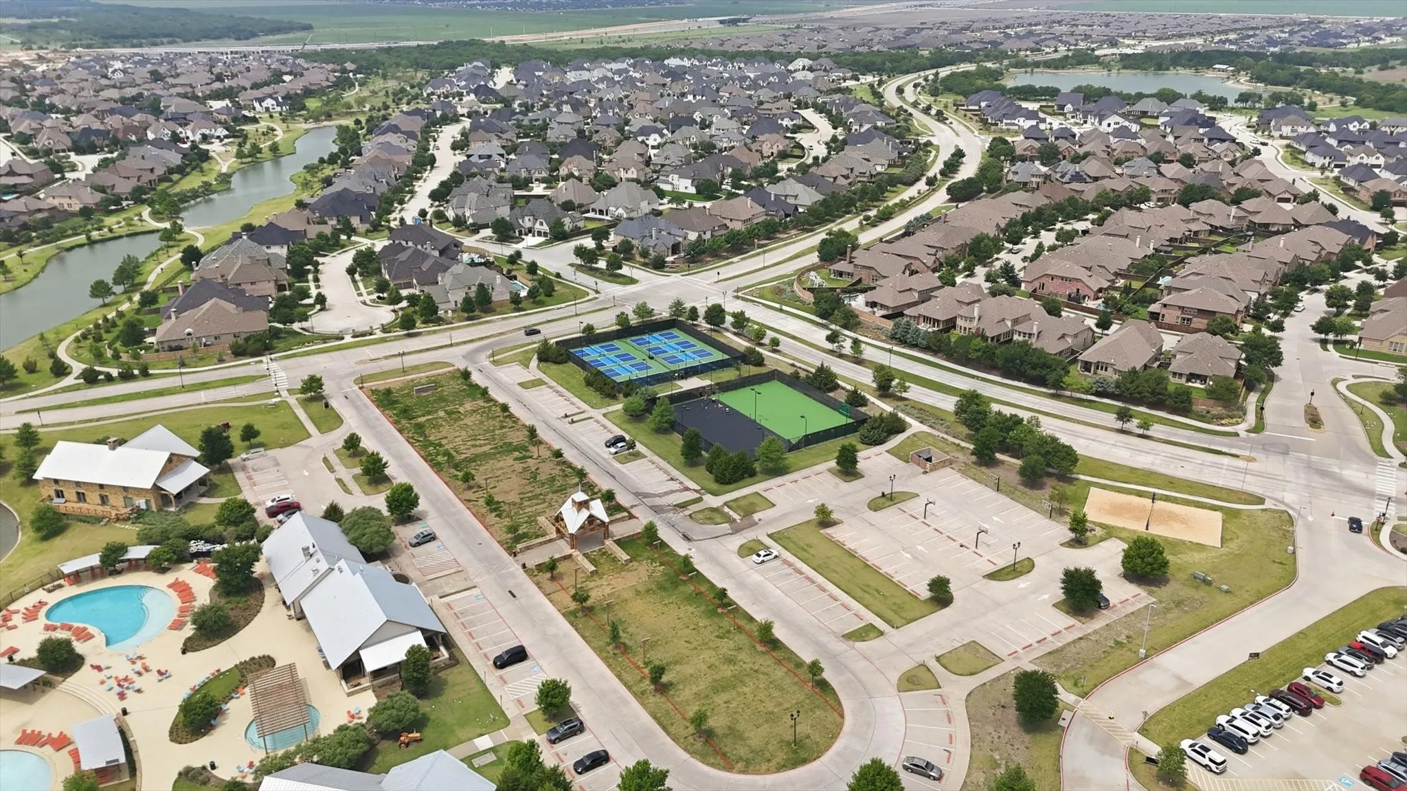 Single Family Residence For Sale in Collin County , 405 Hummingbird Drive, Celina, Texas 75009, 4 Bedroom, 3 Bathroom, 2 Garage spaces, 2,061 Sqft, built in 2022, Preowned, mls#21257468, Real Estate Agent in Celina, Homes For Sale in Collin county, Homes For Sale in Celina, Realtor in Celina Texas, Real Estate Brokerage Independent Realty Texas, Luminita Cordes Realtor