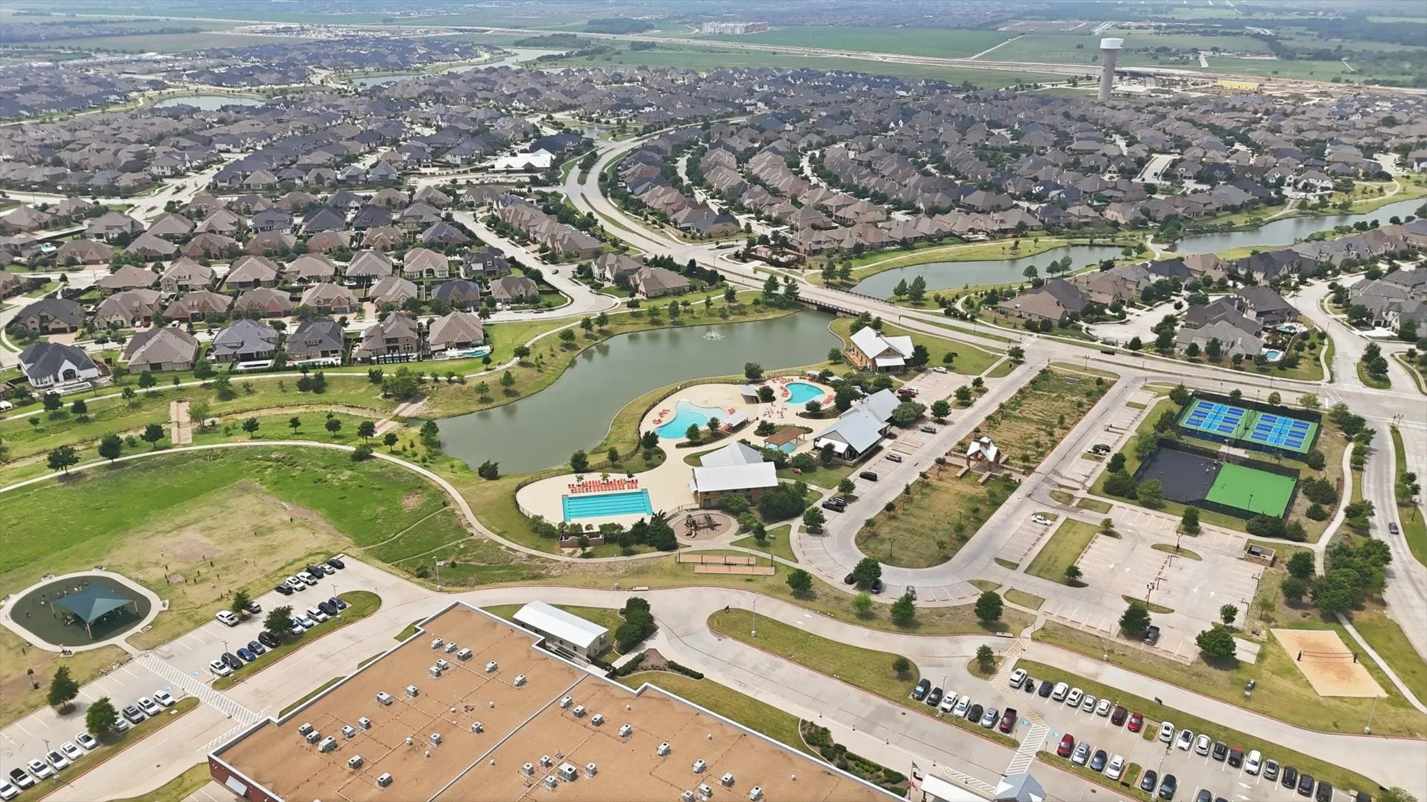 Single Family Residence For Sale in Collin County , 405 Hummingbird Drive, Celina, Texas 75009, 4 Bedroom, 3 Bathroom, 2 Garage spaces, 2,061 Sqft, built in 2022, Preowned, mls#21257468, Real Estate Agent in Celina, Homes For Sale in Collin county, Homes For Sale in Celina, Realtor in Celina Texas, Real Estate Brokerage Independent Realty Texas, Luminita Cordes Realtor
