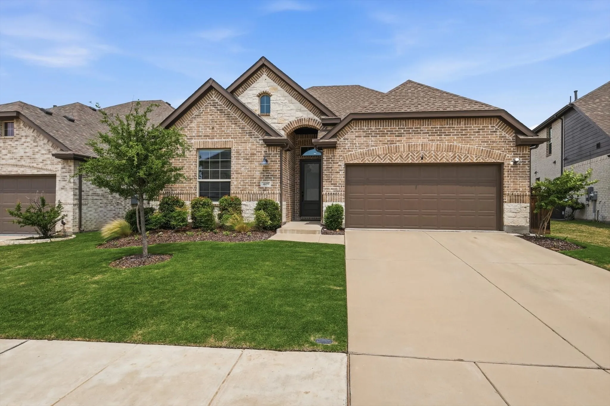 Single Family Residence For Sale in Collin County , 405 Hummingbird Drive, Celina, Texas 75009, 4 Bedroom, 3 Bathroom, 2 Garage spaces, 2,061 Sqft, built in 2022, Preowned, mls#21257468, Real Estate Agent in Celina, Homes For Sale in Collin county, Homes For Sale in Celina, Realtor in Celina Texas, Real Estate Brokerage Independent Realty Texas, Luminita Cordes Realtor