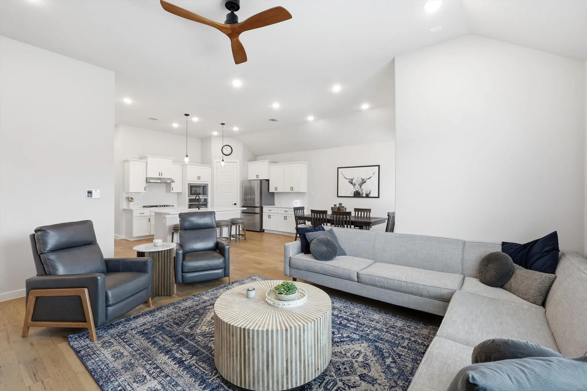 Single Family Residence For Sale in Collin County , 405 Hummingbird Drive, Celina, Texas 75009, 4 Bedroom, 3 Bathroom, 2 Garage spaces, 2,061 Sqft, built in 2022, Preowned, mls#21257468, Real Estate Agent in Celina, Homes For Sale in Collin county, Homes For Sale in Celina, Realtor in Celina Texas, Real Estate Brokerage Independent Realty Texas, Luminita Cordes Realtor