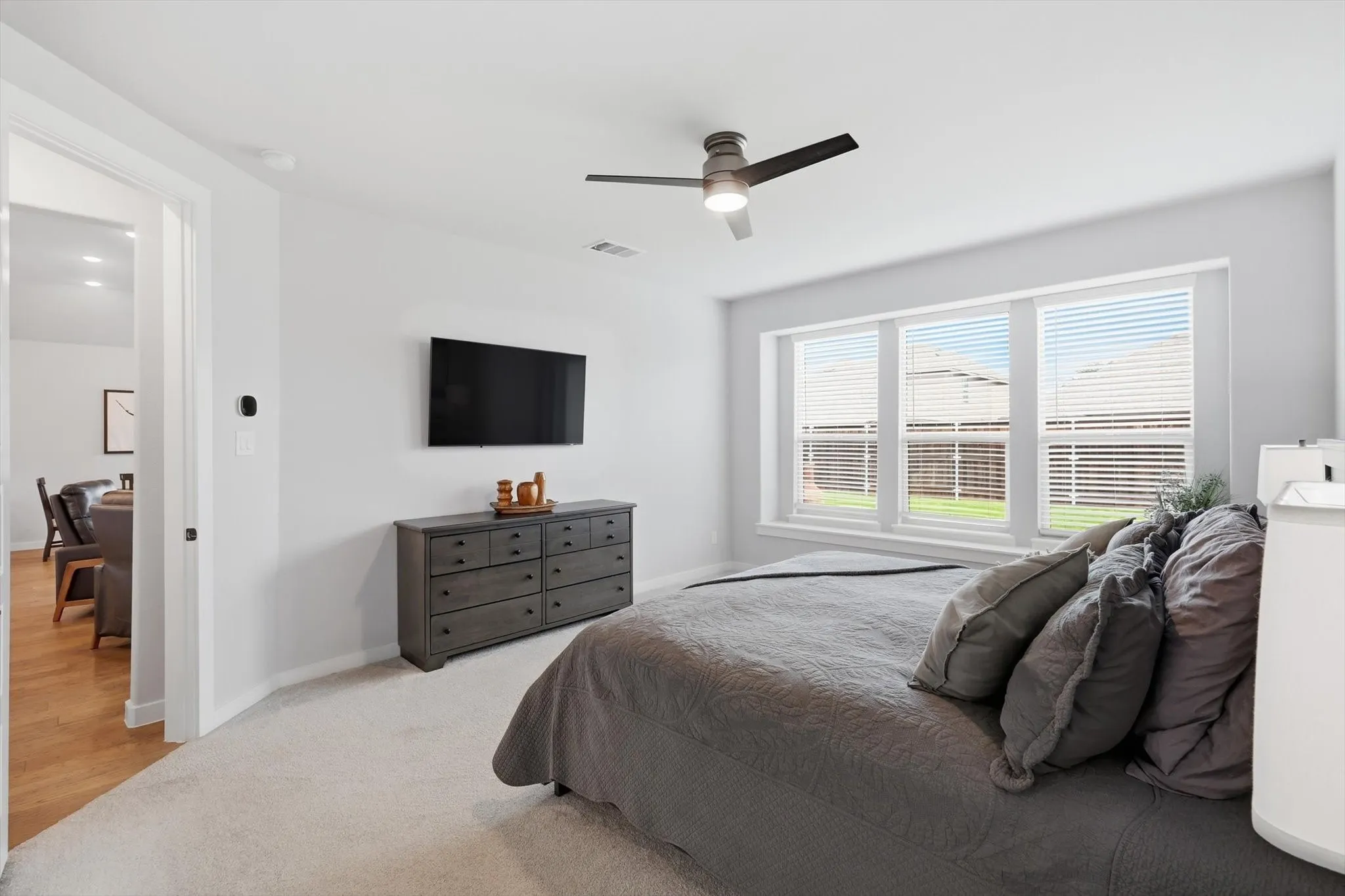 Single Family Residence For Sale in Collin County , 405 Hummingbird Drive, Celina, Texas 75009, 4 Bedroom, 3 Bathroom, 2 Garage spaces, 2,061 Sqft, built in 2022, Preowned, mls#21257468, Real Estate Agent in Celina, Homes For Sale in Collin county, Homes For Sale in Celina, Realtor in Celina Texas, Real Estate Brokerage Independent Realty Texas, Luminita Cordes Realtor