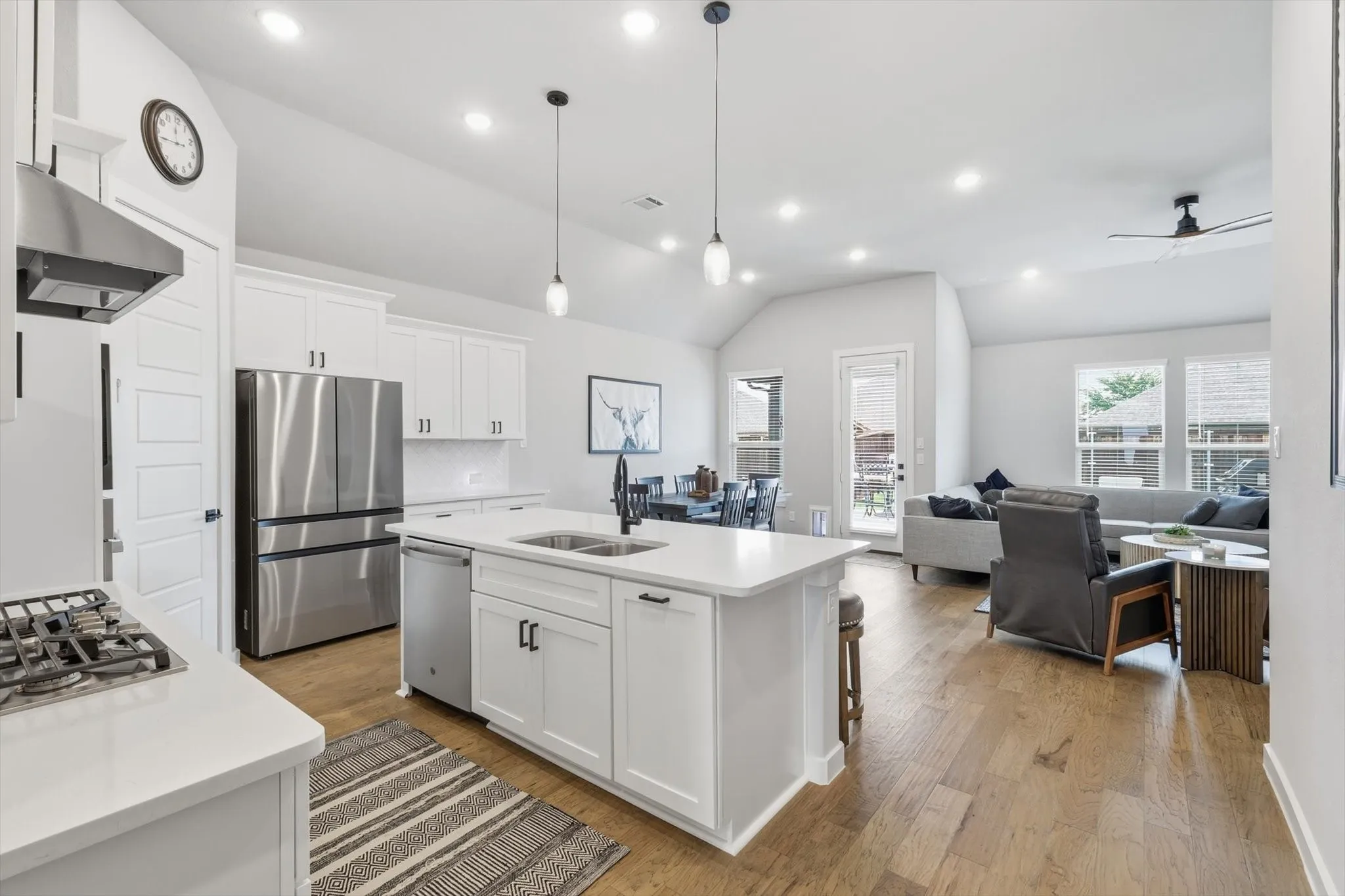 Single Family Residence For Sale in Collin County , 405 Hummingbird Drive, Celina, Texas 75009, 4 Bedroom, 3 Bathroom, 2 Garage spaces, 2,061 Sqft, built in 2022, Preowned, mls#21257468, Real Estate Agent in Celina, Homes For Sale in Collin county, Homes For Sale in Celina, Realtor in Celina Texas, Real Estate Brokerage Independent Realty Texas, Luminita Cordes Realtor