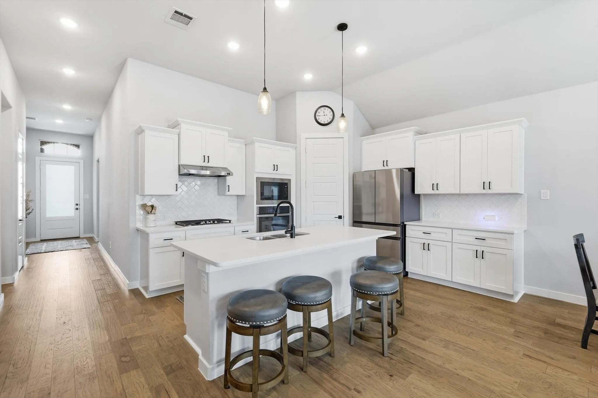 Single Family Residence For Sale in Collin County , 405 Hummingbird Drive, Celina, Texas 75009, 4 Bedroom, 3 Bathroom, 2 Garage spaces, 2,061 Sqft, built in 2022, Preowned, mls#21257468, Real Estate Agent in Celina, Homes For Sale in Collin county, Homes For Sale in Celina, Realtor in Celina Texas, Real Estate Brokerage Independent Realty Texas, Luminita Cordes Realtor