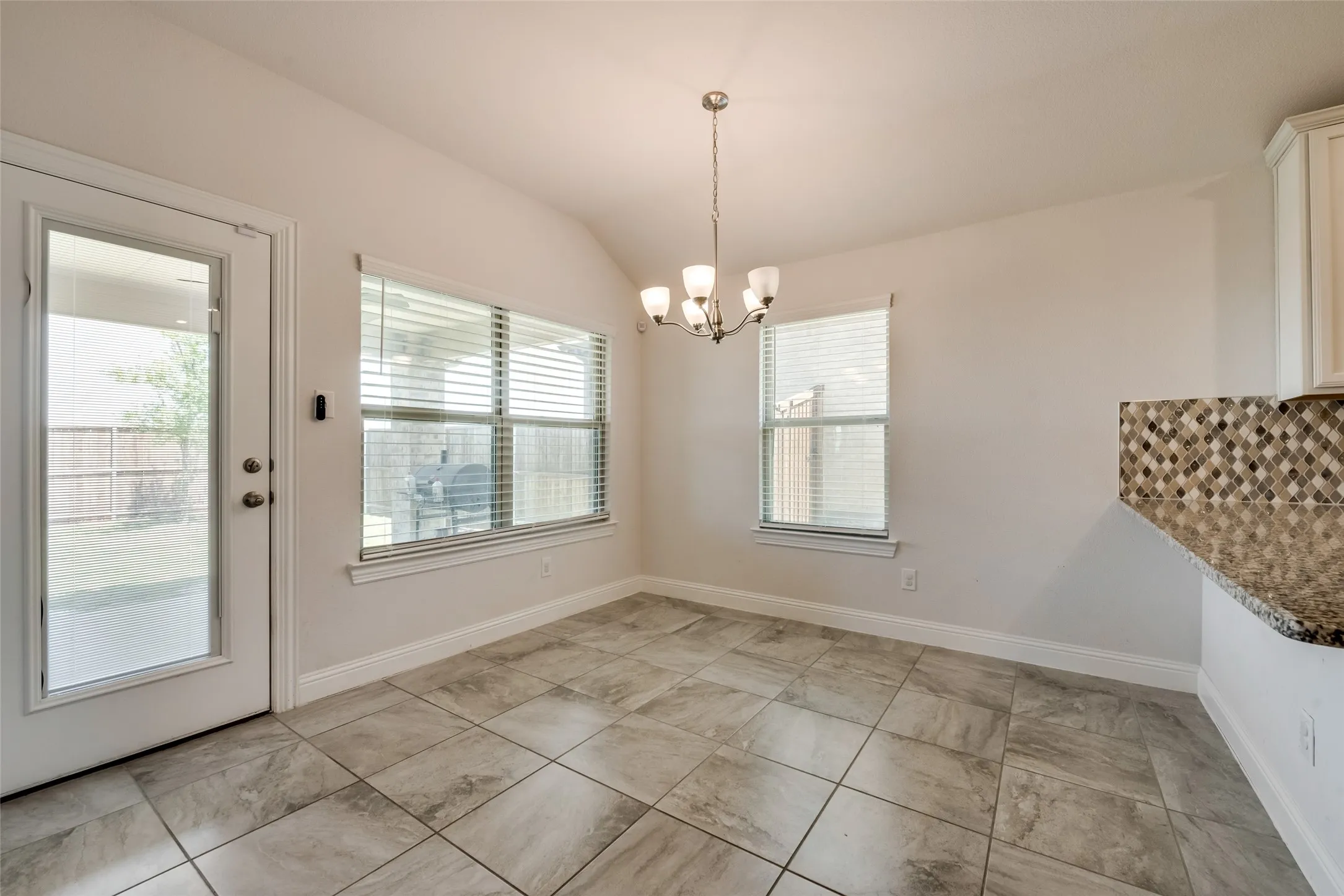 Single Family Residence For Sale in Collin County , 1211 Freestone Drive, Melissa, Texas 75454, 3 Bedrooms, 2 Bathrooms, 2 Garage spaces, 1,628 Sqft, built in 2019, Preowned, Price $330,000, mls#21257789, Real Estate Agent in Melissa, Homes For Sale in Collin county, Homes For Sale in Melissa, Realtor in Melissa Texas, Real Estate Brokerage Independent Realty Texas, Luminita Cordes Realtor