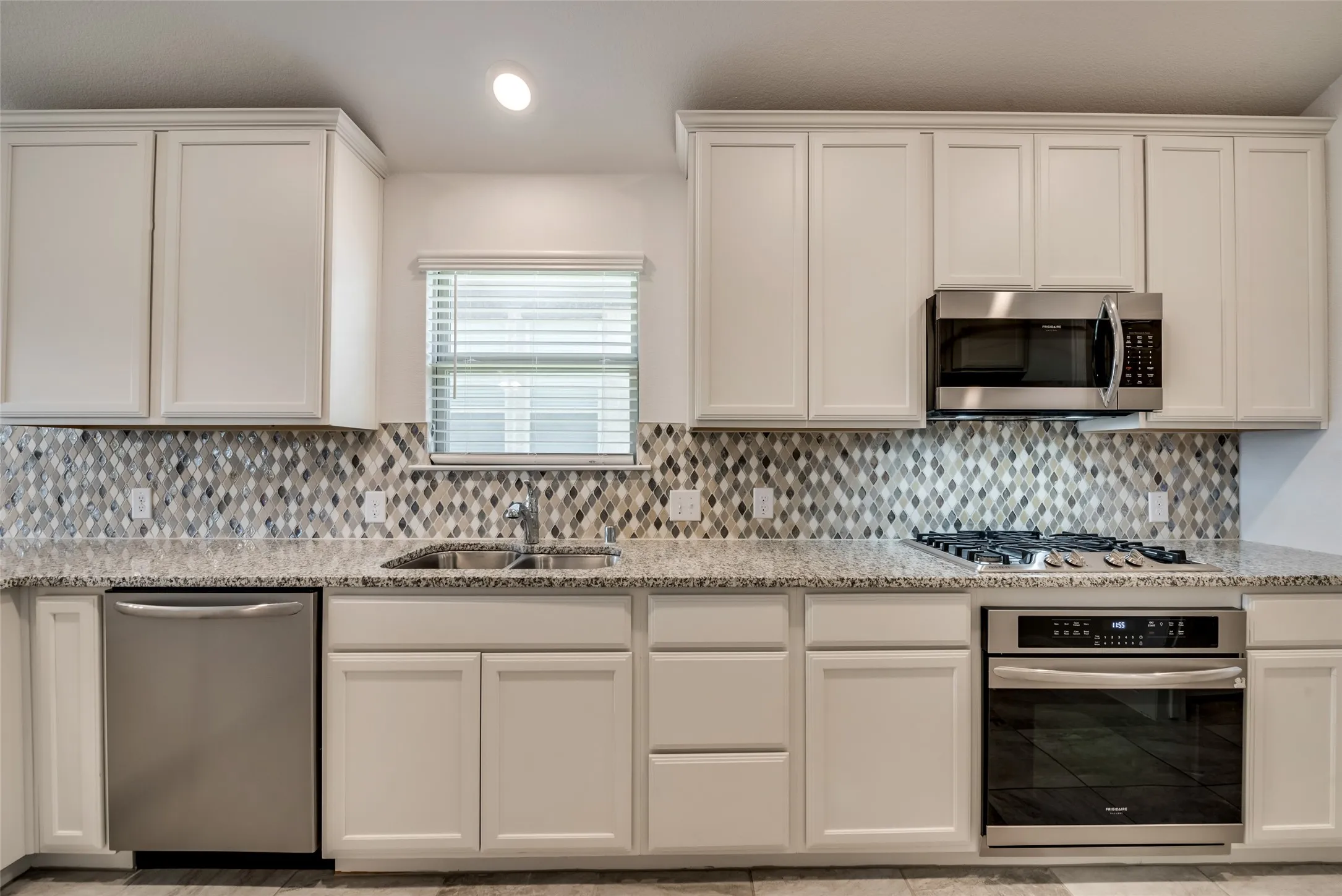 Single Family Residence For Sale in Collin County , 1211 Freestone Drive, Melissa, Texas 75454, 3 Bedrooms, 2 Bathrooms, 2 Garage spaces, 1,628 Sqft, built in 2019, Preowned, Price $330,000, mls#21257789, Real Estate Agent in Melissa, Homes For Sale in Collin county, Homes For Sale in Melissa, Realtor in Melissa Texas, Real Estate Brokerage Independent Realty Texas, Luminita Cordes Realtor