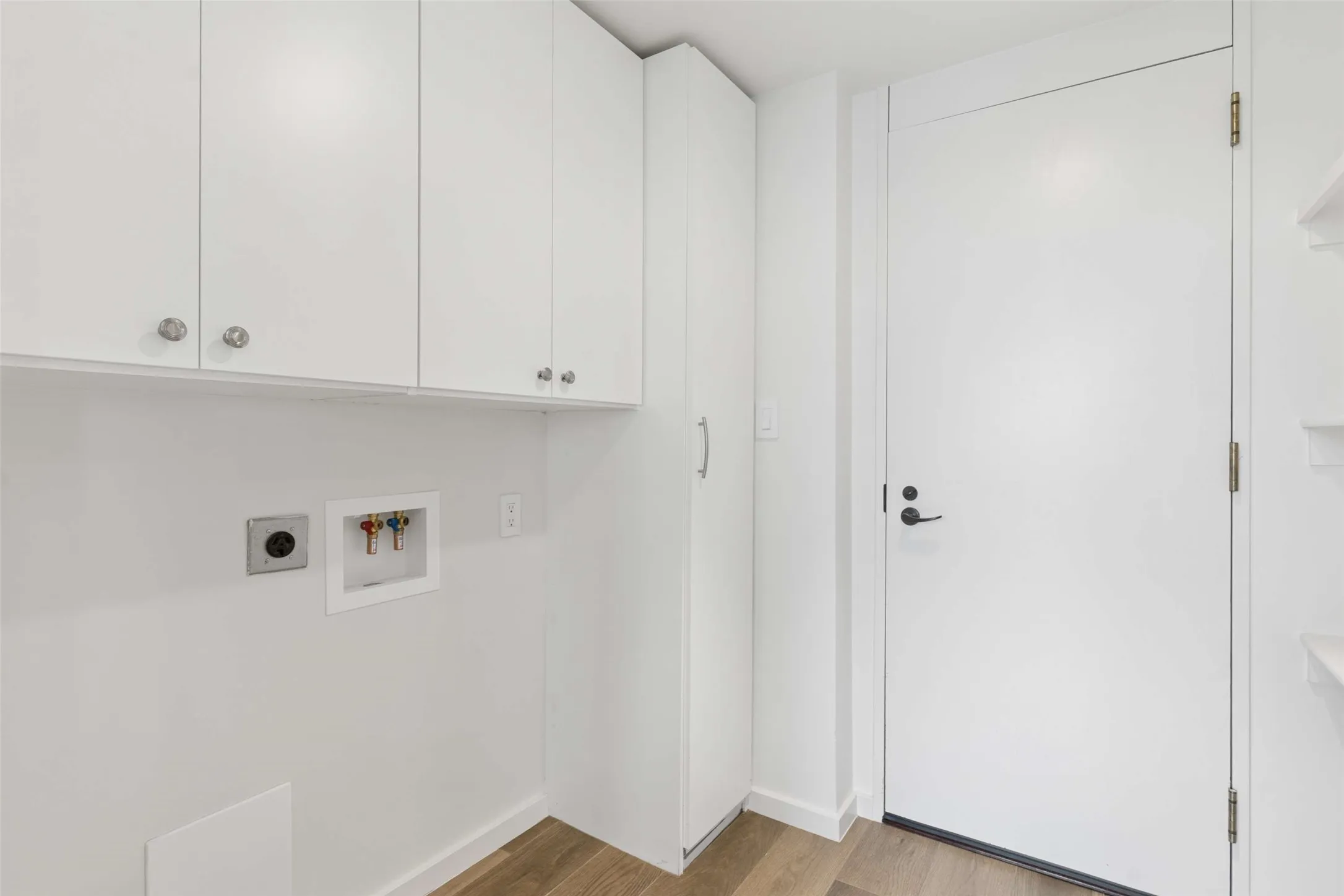 Condominium For Sale in Dallas County , 3831 Turtle Creek Boulevard 7E, Dallas, Texas 75219, 3 Bedroom, 2 Bathroom, 2 Garage spaces, 2,077 Sqft, built in 1981, Preowned, Price $900,000, mls#21255557, Real Estate Agent in Dallas, Homes For Sale in Dallas county, Homes For Sale in Dallas, Realtor in Dallas Texas, Real Estate Brokerage Independent Realty Texas, Luminita Cordes Realtor