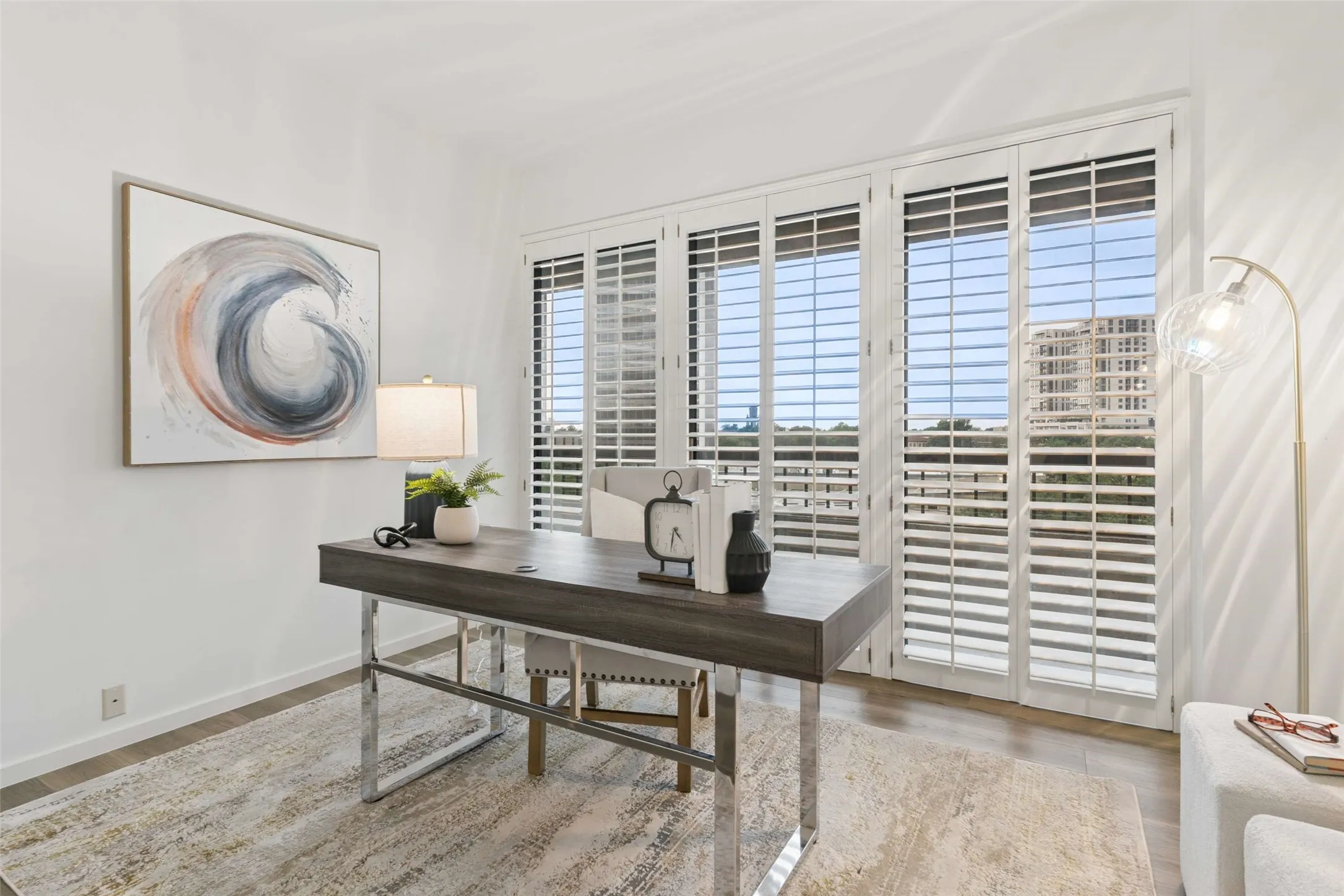 Condominium For Sale in Dallas County , 3831 Turtle Creek Boulevard 7E, Dallas, Texas 75219, 3 Bedroom, 2 Bathroom, 2 Garage spaces, 2,077 Sqft, built in 1981, Preowned, Price $900,000, mls#21255557, Real Estate Agent in Dallas, Homes For Sale in Dallas county, Homes For Sale in Dallas, Realtor in Dallas Texas, Real Estate Brokerage Independent Realty Texas, Luminita Cordes Realtor