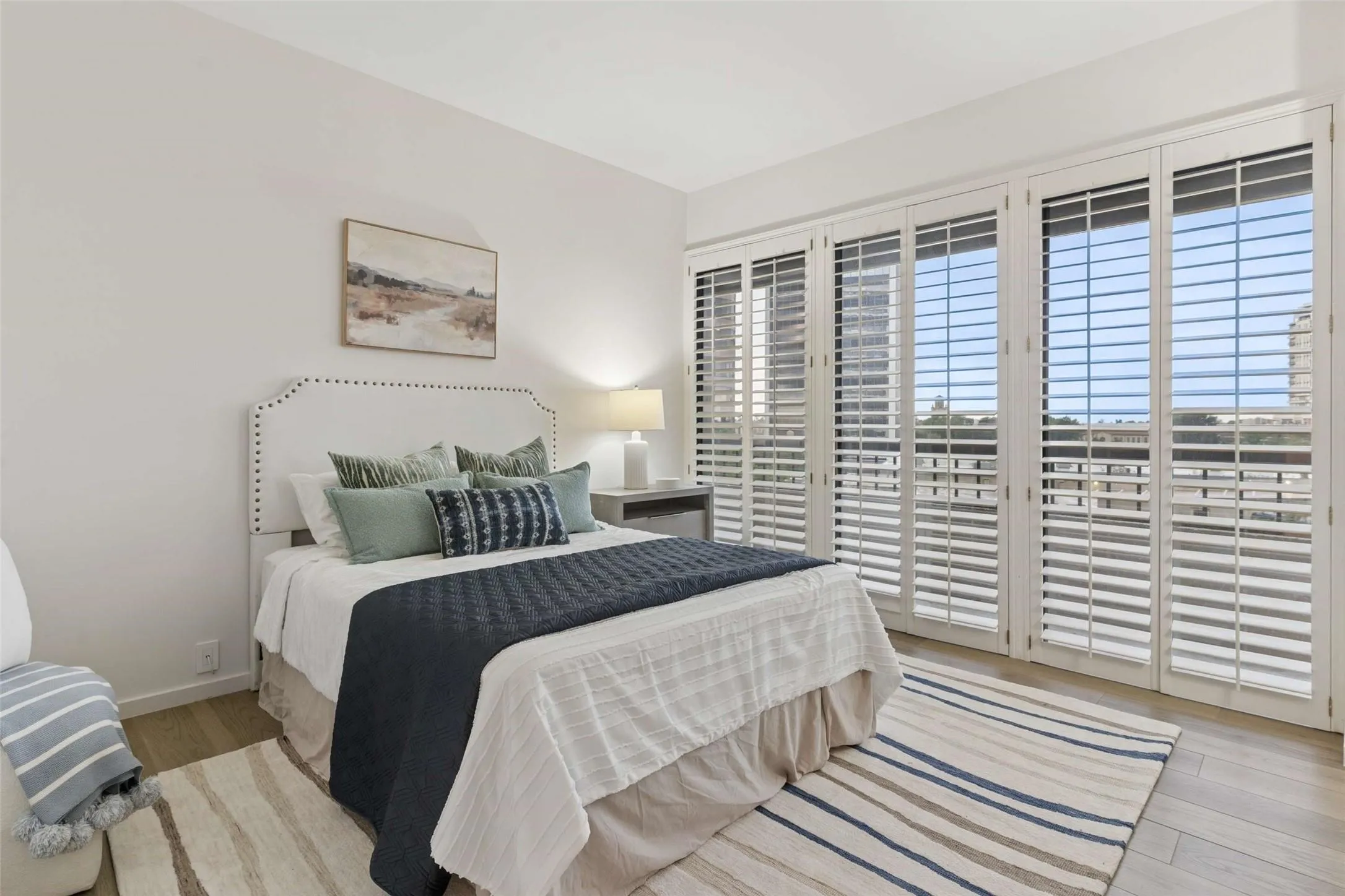 Condominium For Sale in Dallas County , 3831 Turtle Creek Boulevard 7E, Dallas, Texas 75219, 3 Bedroom, 2 Bathroom, 2 Garage spaces, 2,077 Sqft, built in 1981, Preowned, Price $900,000, mls#21255557, Real Estate Agent in Dallas, Homes For Sale in Dallas county, Homes For Sale in Dallas, Realtor in Dallas Texas, Real Estate Brokerage Independent Realty Texas, Luminita Cordes Realtor