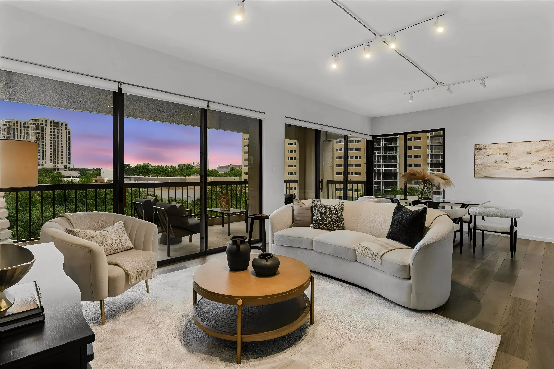 Condominium For Sale in Dallas County , 3831 Turtle Creek Boulevard 7E, Dallas, Texas 75219, 3 Bedroom, 2 Bathroom, 2 Garage spaces, 2,077 Sqft, built in 1981, Preowned, Price $900,000, mls#21255557, Real Estate Agent in Dallas, Homes For Sale in Dallas county, Homes For Sale in Dallas, Realtor in Dallas Texas, Real Estate Brokerage Independent Realty Texas, Luminita Cordes Realtor