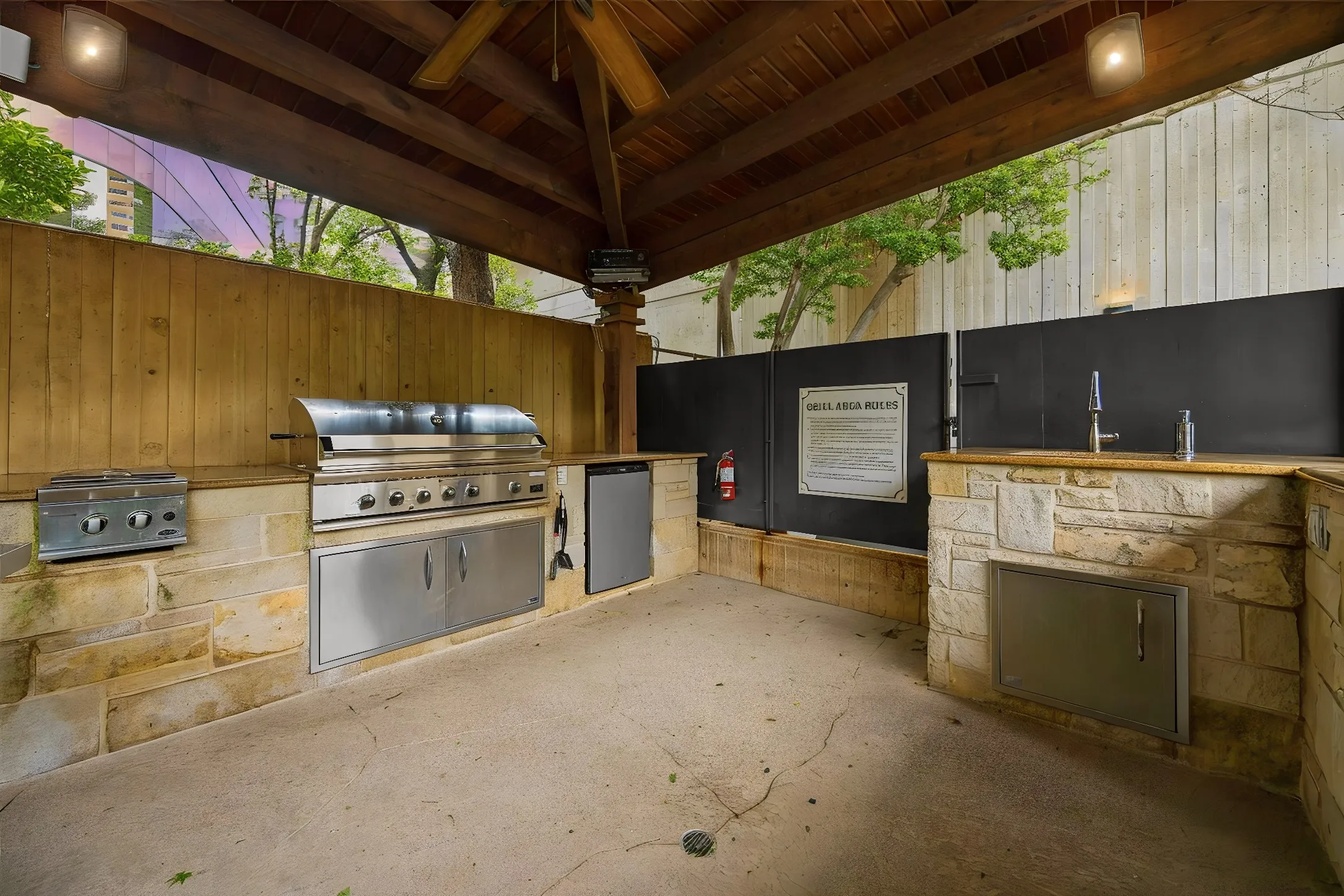 Condominium For Sale in Dallas County , 3831 Turtle Creek Boulevard 7E, Dallas, Texas 75219, 3 Bedroom, 2 Bathroom, 2 Garage spaces, 2,077 Sqft, built in 1981, Preowned, Price $900,000, mls#21255557, Real Estate Agent in Dallas, Homes For Sale in Dallas county, Homes For Sale in Dallas, Realtor in Dallas Texas, Real Estate Brokerage Independent Realty Texas, Luminita Cordes Realtor
