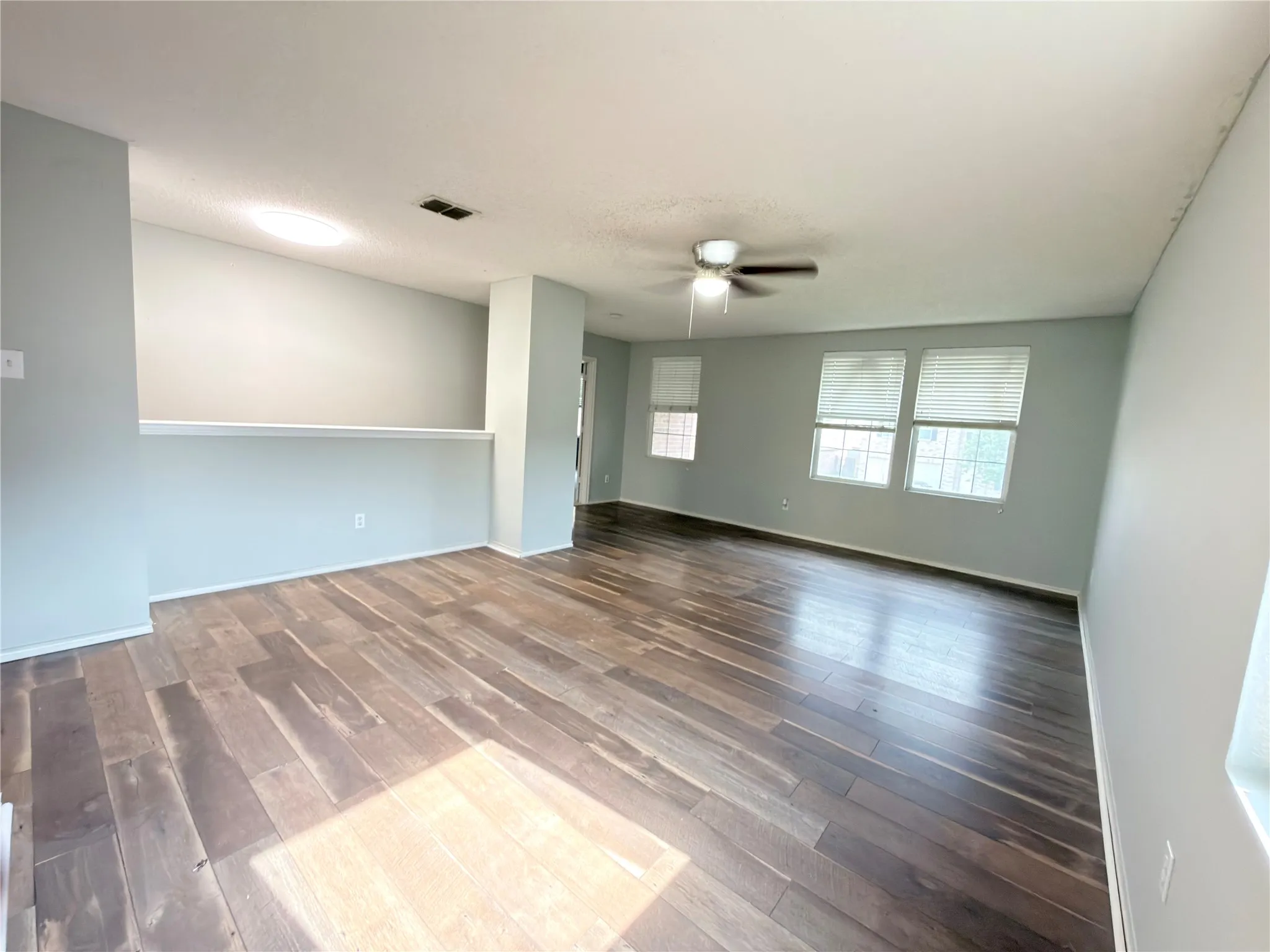 Single Family Residence For Sale in Dallas County , 2032 Cap Rock Lane, Grand Prairie, Texas 75052, 5 Bedroom, 3 Bathroom, 2 Garage spaces, 3,504 Sqft, built in 2005, mls#21257824, Real Estate Agent in Grand Prairie, Homes For Sale in Dallas county, Homes For Sale in Grand Prairie, Realtor in Grand Prairie Texas, Real Estate Brokerage Independent Realty Texas, Luminita Cordes Realtor